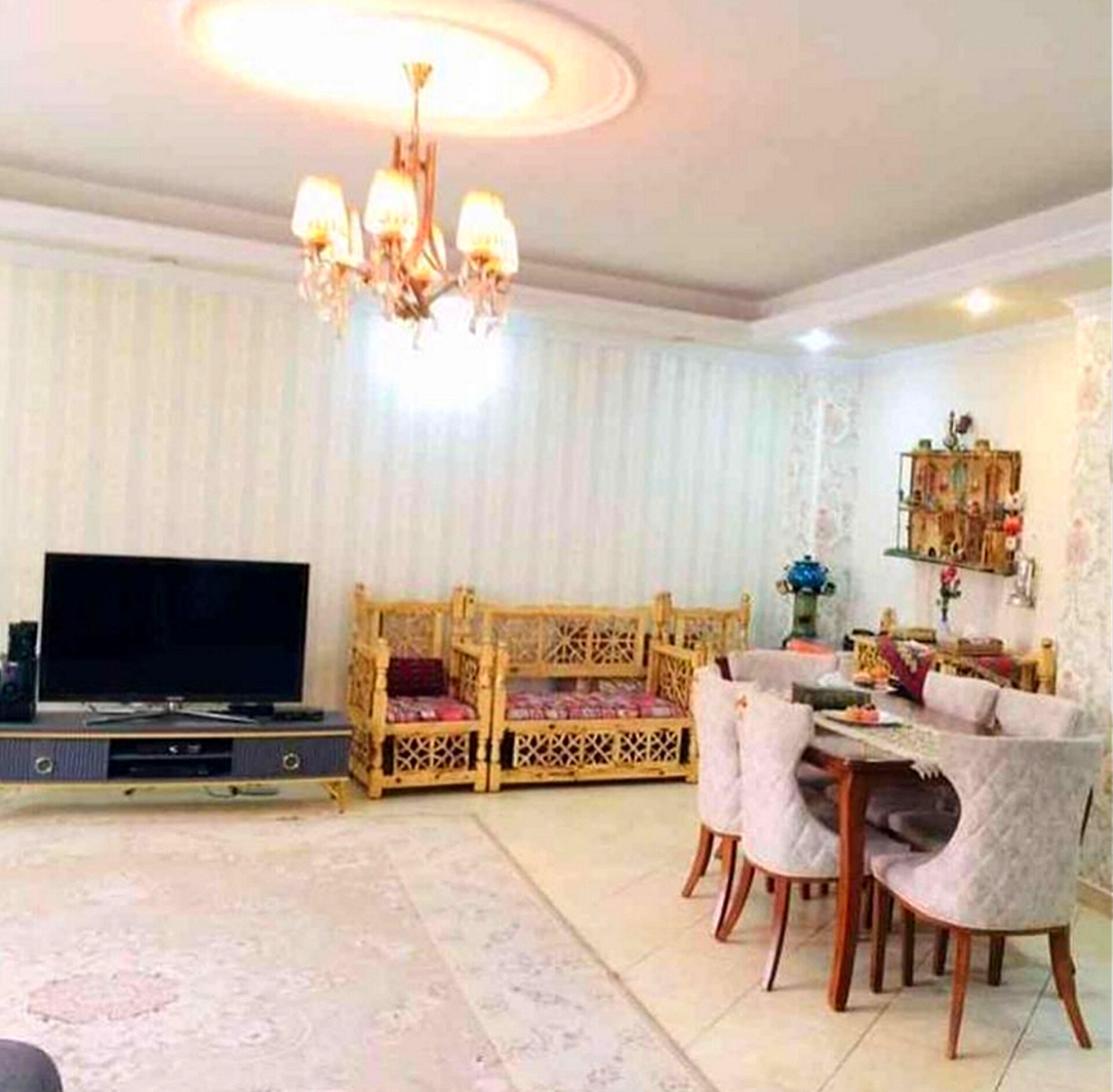 فروش آپارتمان ۸۰ متری سالن وسیع در فرمانیه