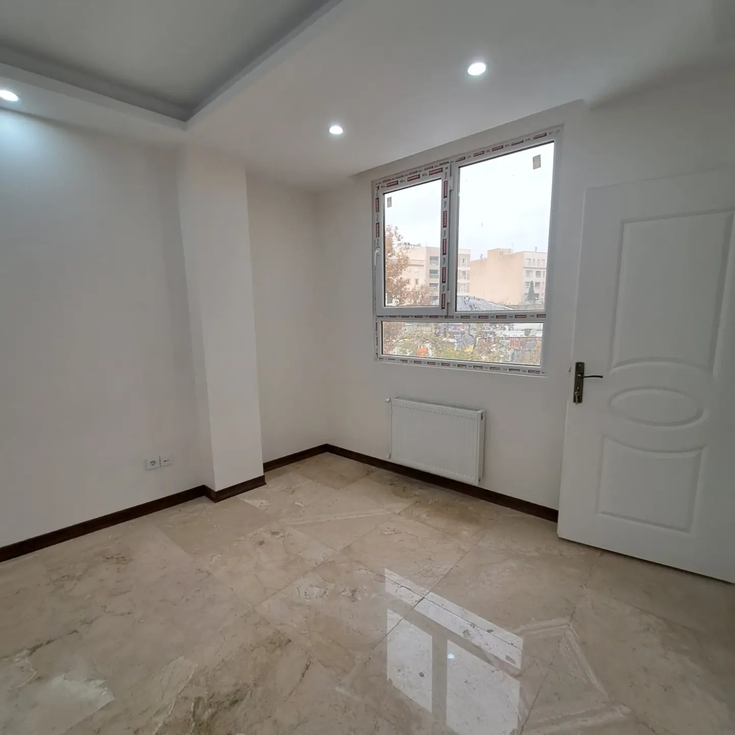 دولت ۱۱۲متر ۲پارکینگ سندی
