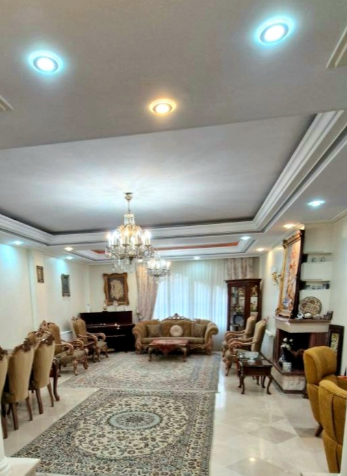 نیاوران ۱۷۰ متر ۳ خواب فول مشاعات
