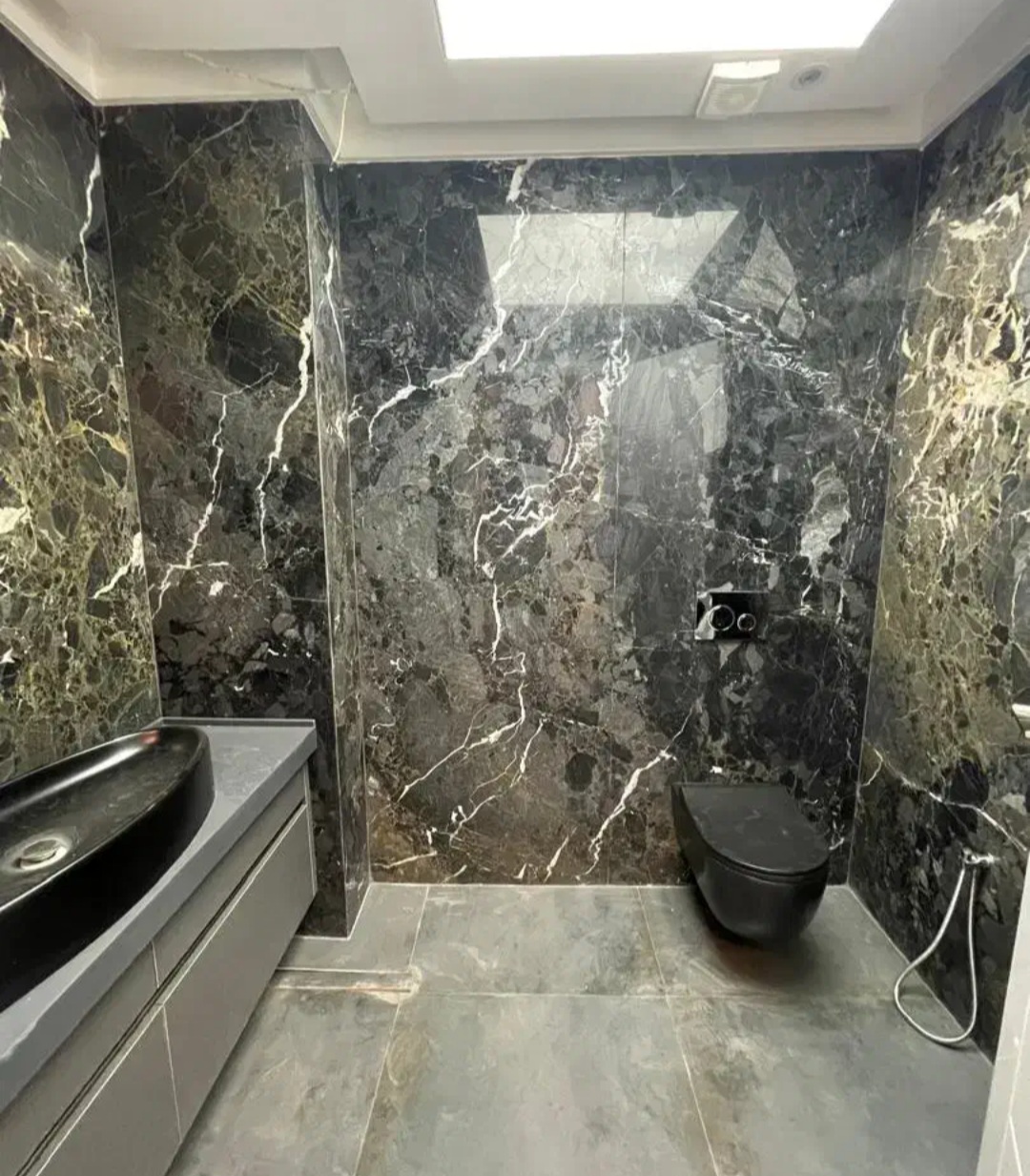 اجاره آپارتمان  200 متر فرمانیه کلید نخورده فول مشاعات