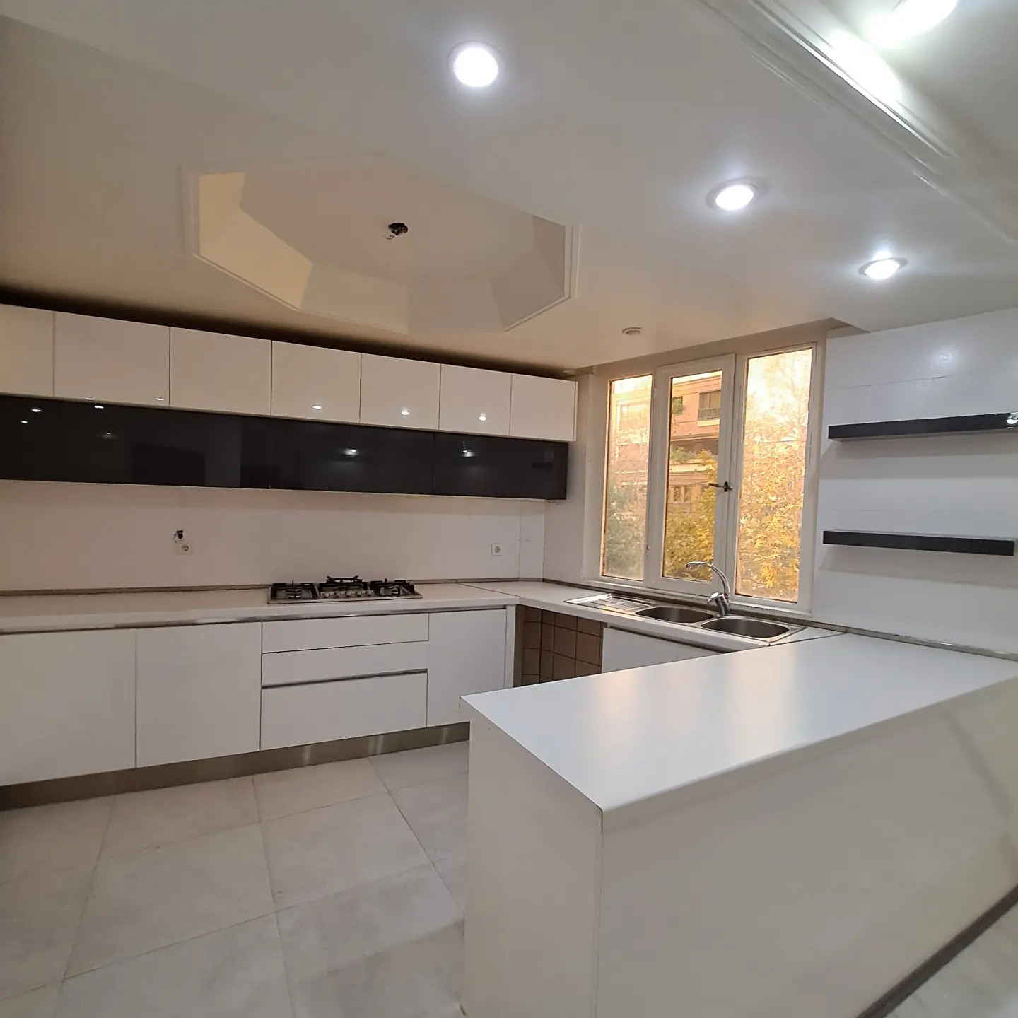 کیکاووس ۹۲متر فول امکانات