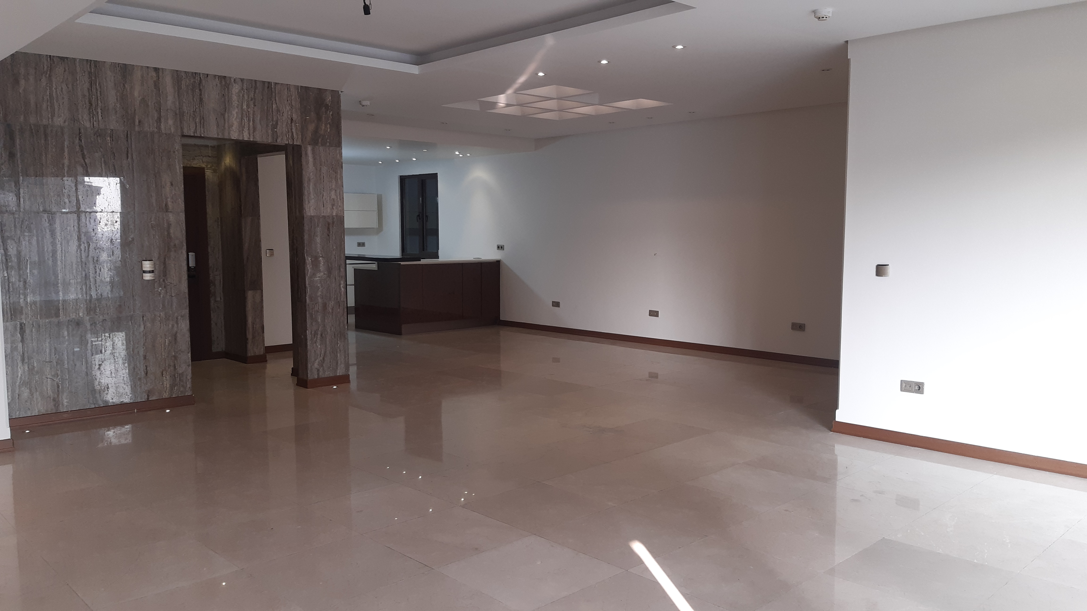 اجاره آپارتمان ۲۲۰ متر در فرمانیه