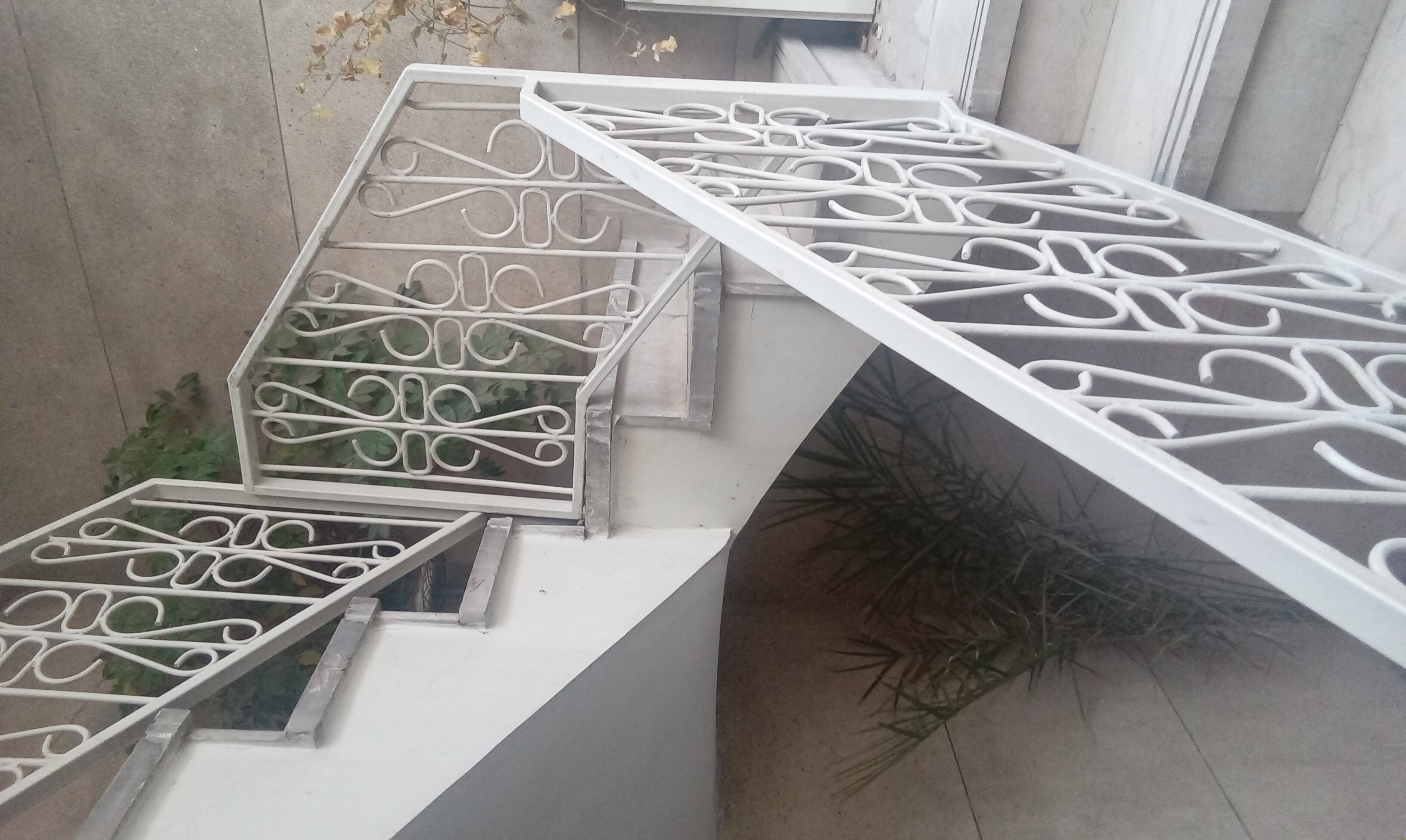 150متر دارای قدرالسهم یک از سه