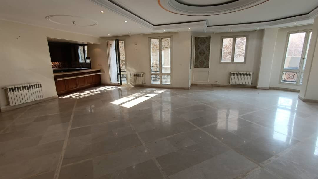 اجاره آپارتمان 210 متر دولت 3 جهت نور