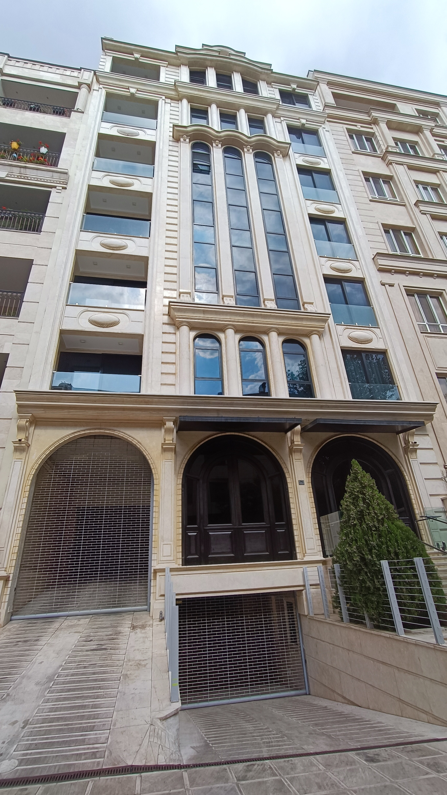 فروش آپارتمان 200 متر فرمانیه فول امکانات