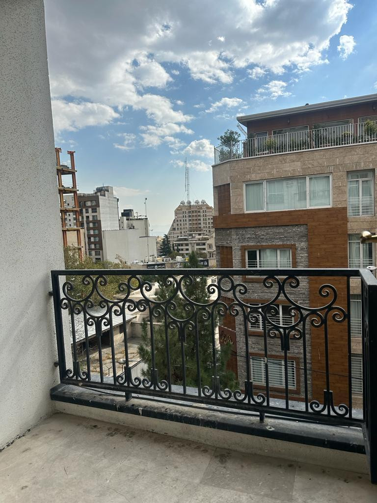 فروش اپارتمان ۱۲۲ متر یاسر نیاوران