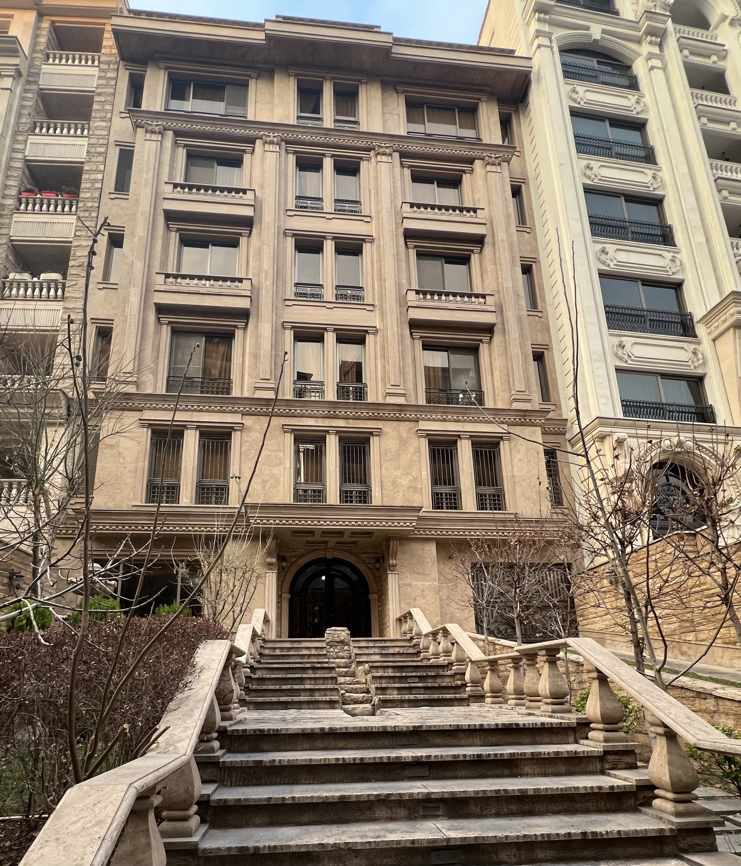 اجاره‌ آپارتمان 183 متر اقدسیه
