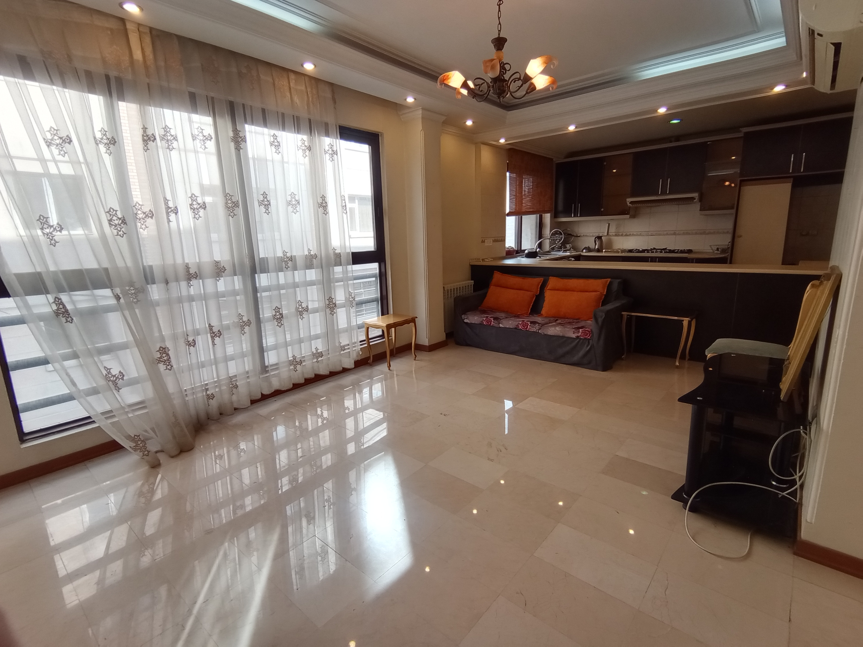 فروش آپارتمان 71 متر یخچال غرق نور
