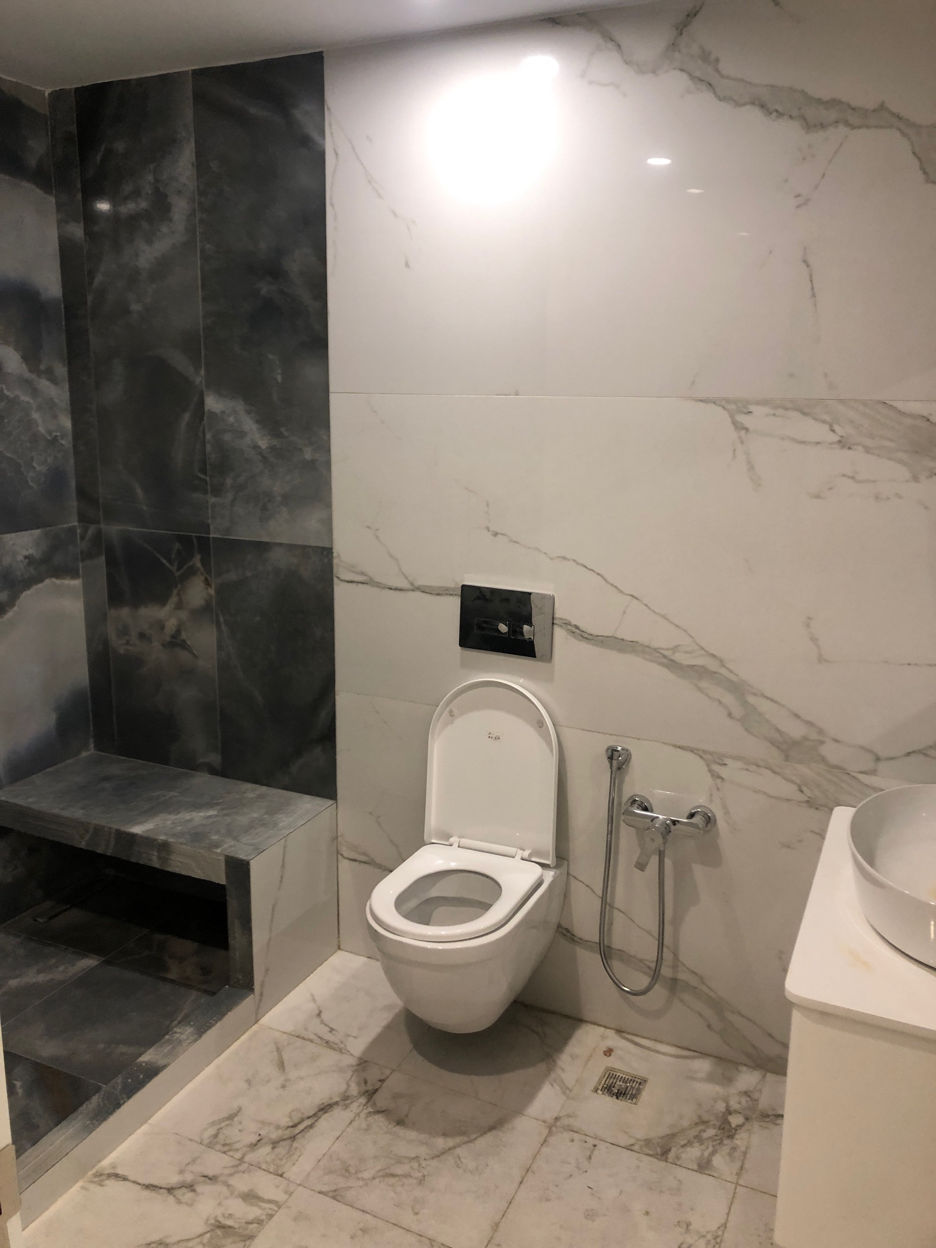 فروش آپارتمان 140 متر کیکاووس ارزنده