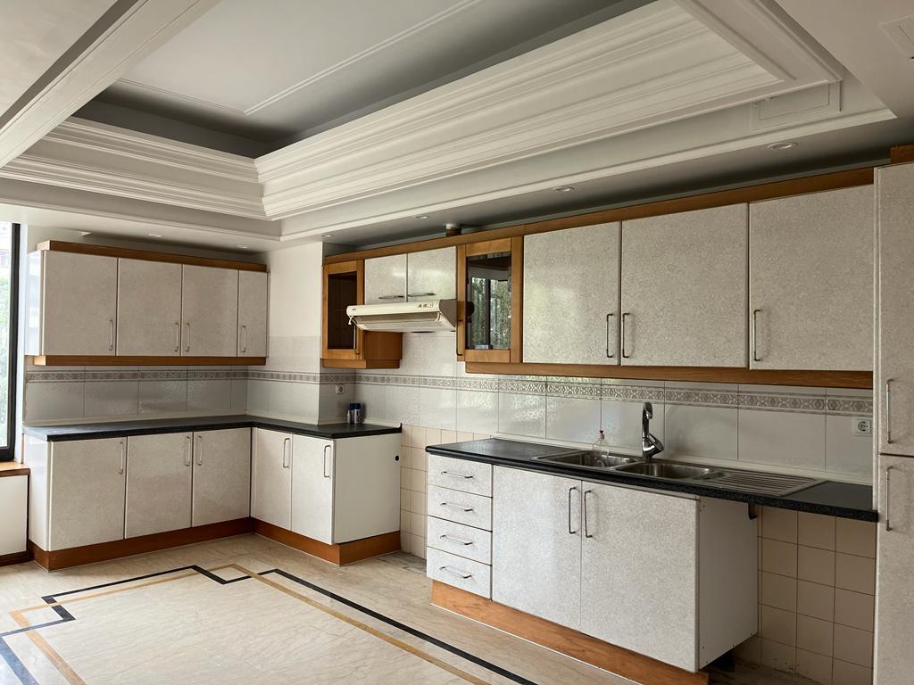 فروش آپارتمان 215متر نیاوران