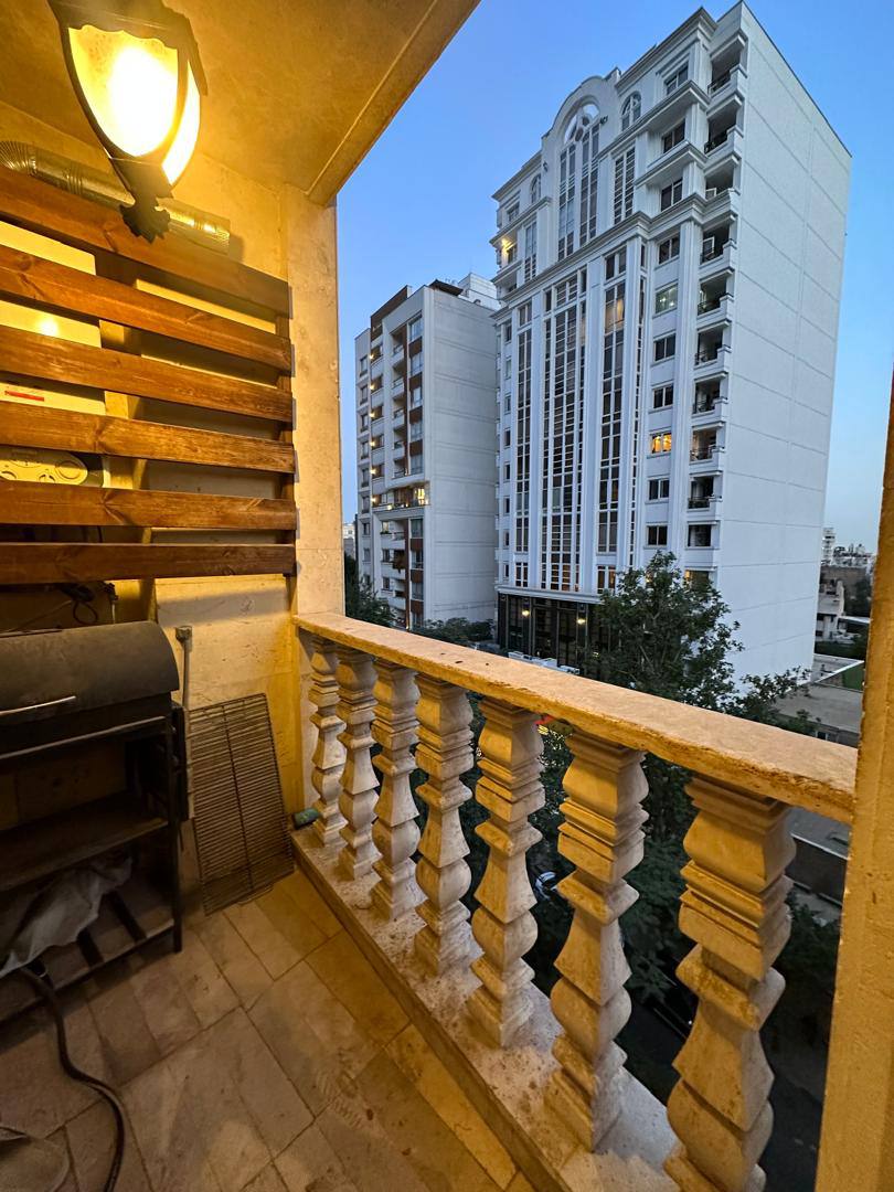 فروش آپارتمان 107 متر اندرزگو 2 خواب 3 پارکینگ اوقاف خاص