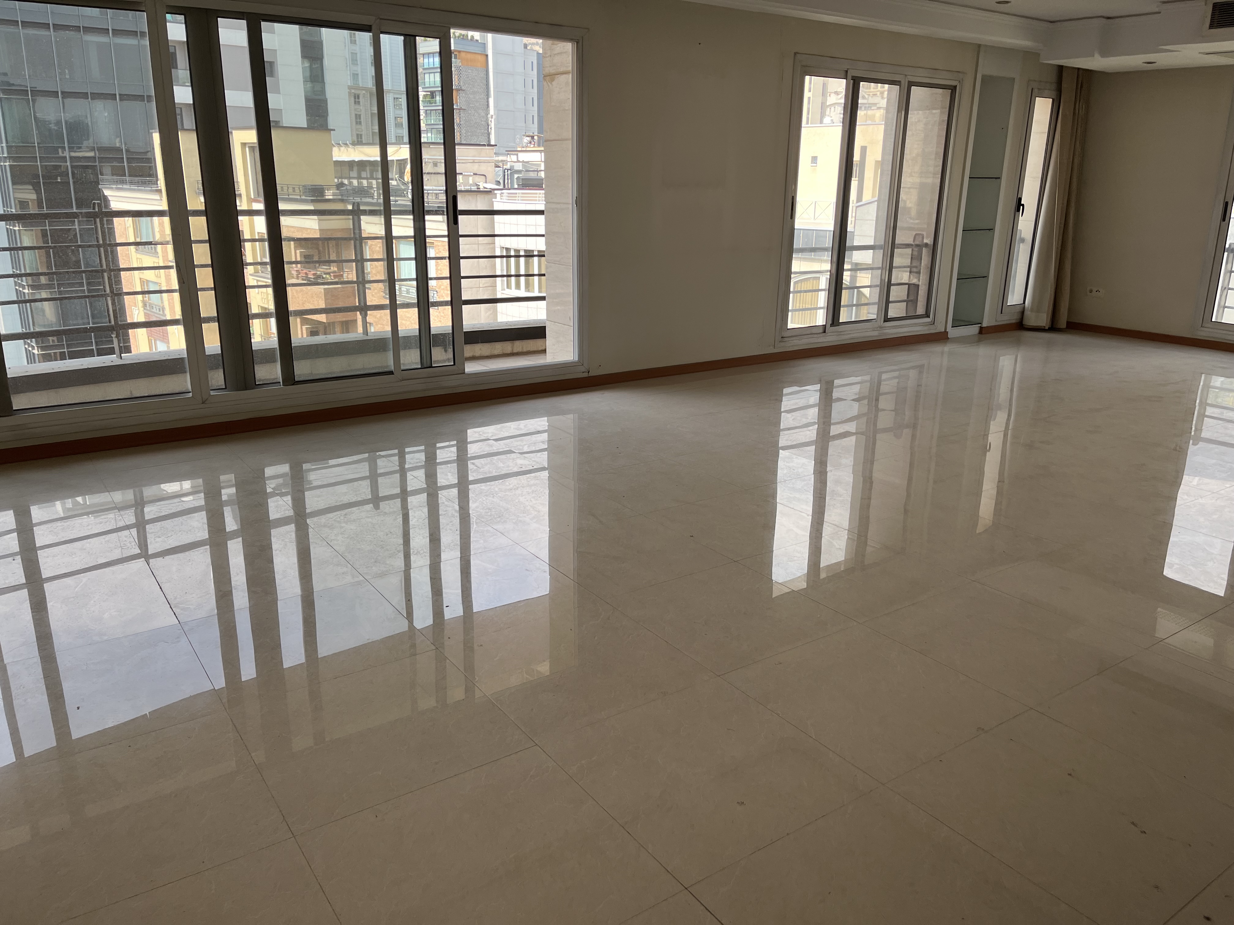 فروش اپارتمان آجودانیه 140 متر 3 خواب