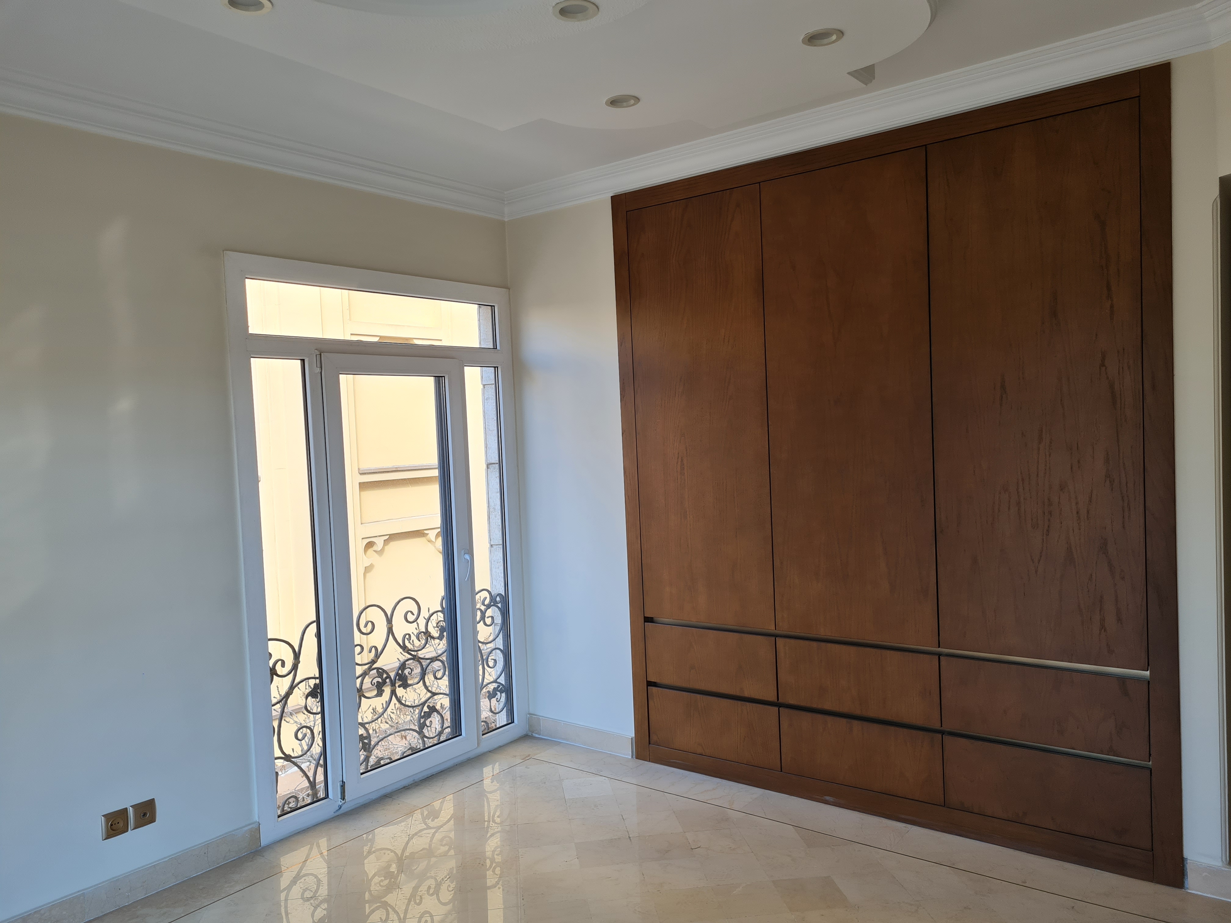 فروش آپارتمان 200 متر تاپ لوکیشن دروس