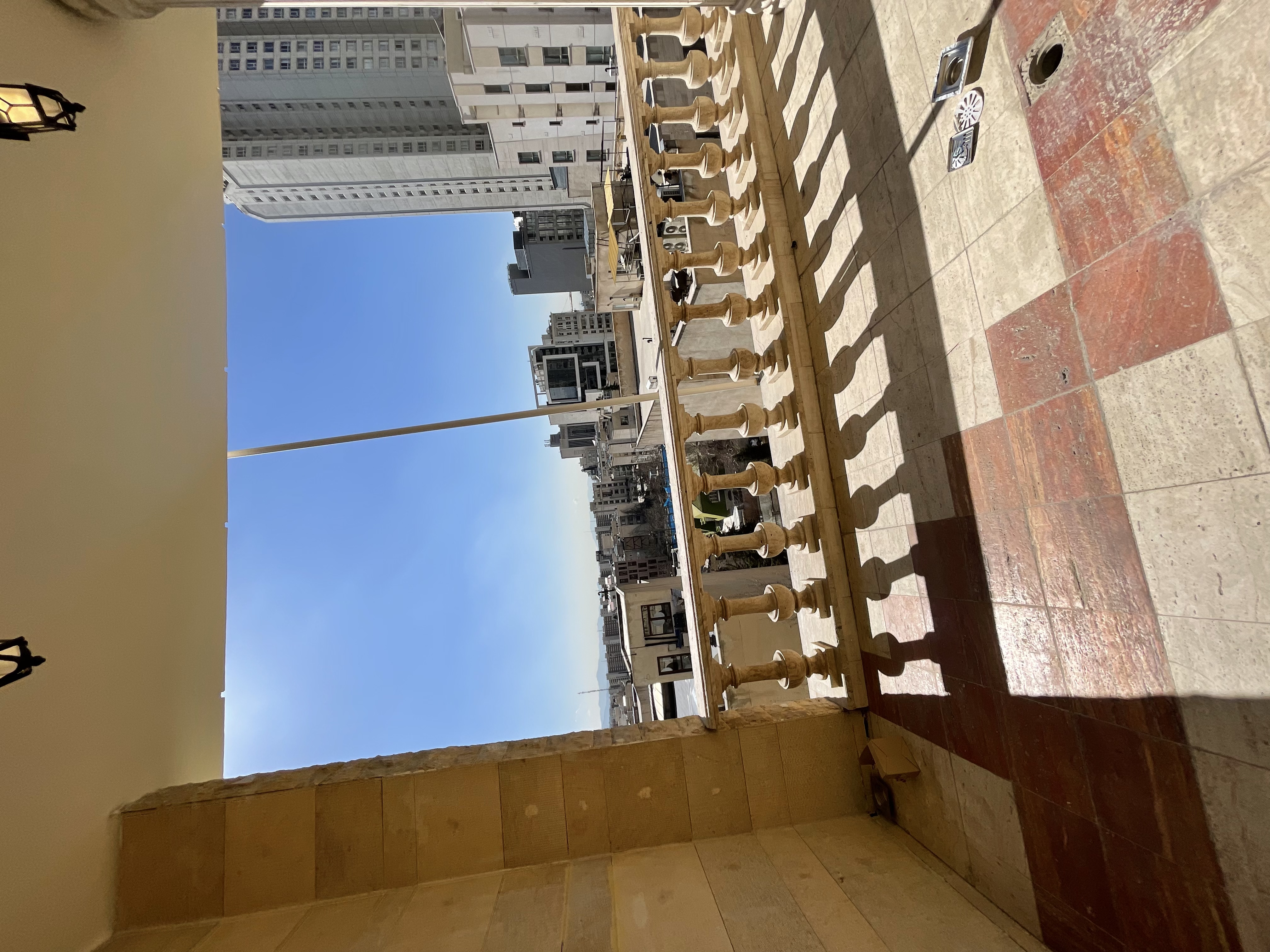 اجاره آپارتمان 350متر اقدسیه 4خواب تراس چیدمان
