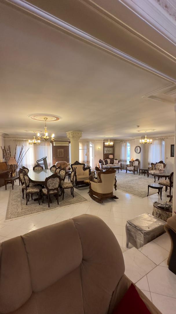 فروش آپارتمان 205متر نیاوران سه جهت نور ویو ابدی بدون مشرف