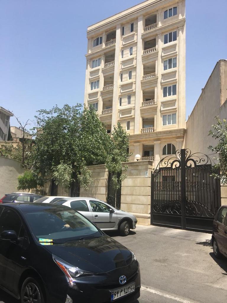 فروش آپارتمان 140 متر دیباجی غرق نور مستقیم از حیاط