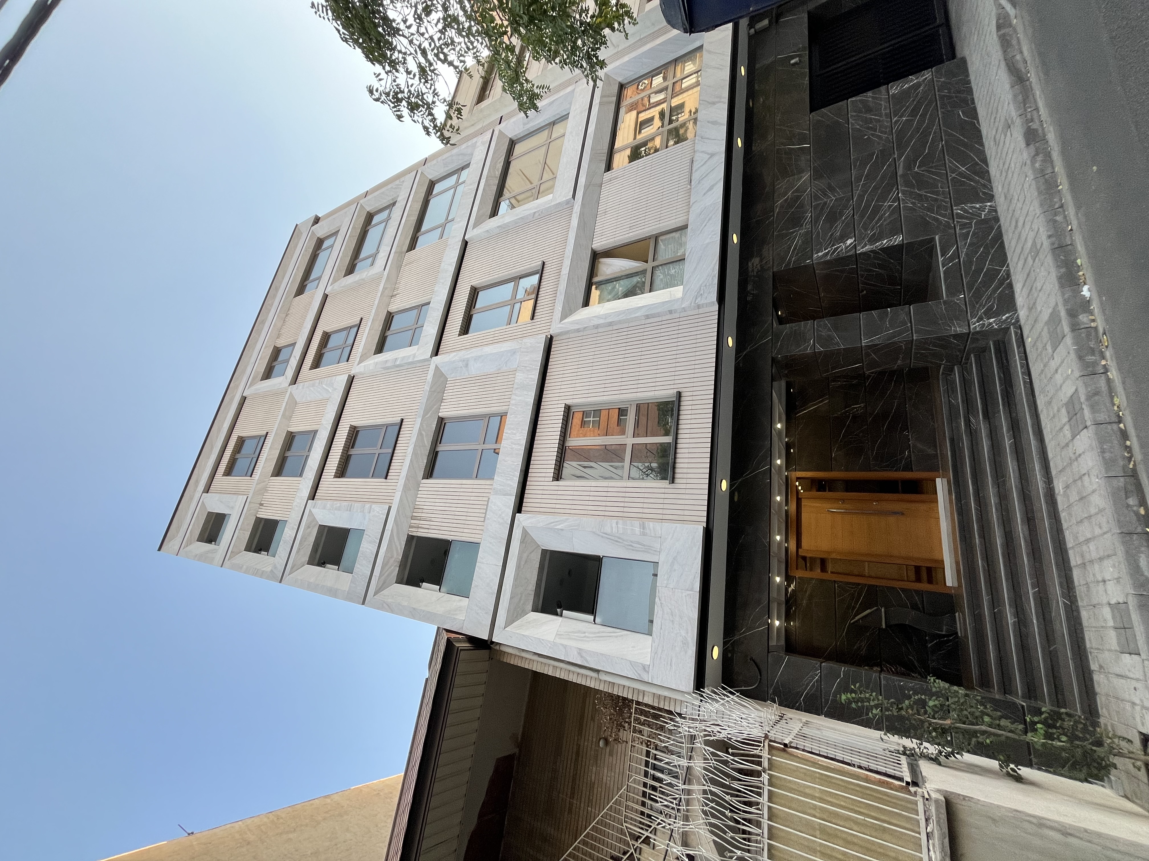 فروش آپارتمان 130 متر سه خوابه نوساز در دیباجی