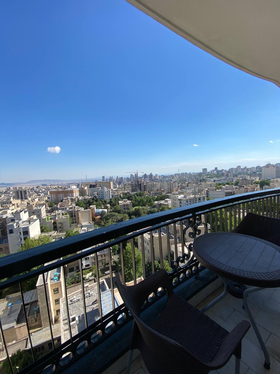 فروش آپارتمان 215 متری ارزنده و خوش نقشه در نیاوران