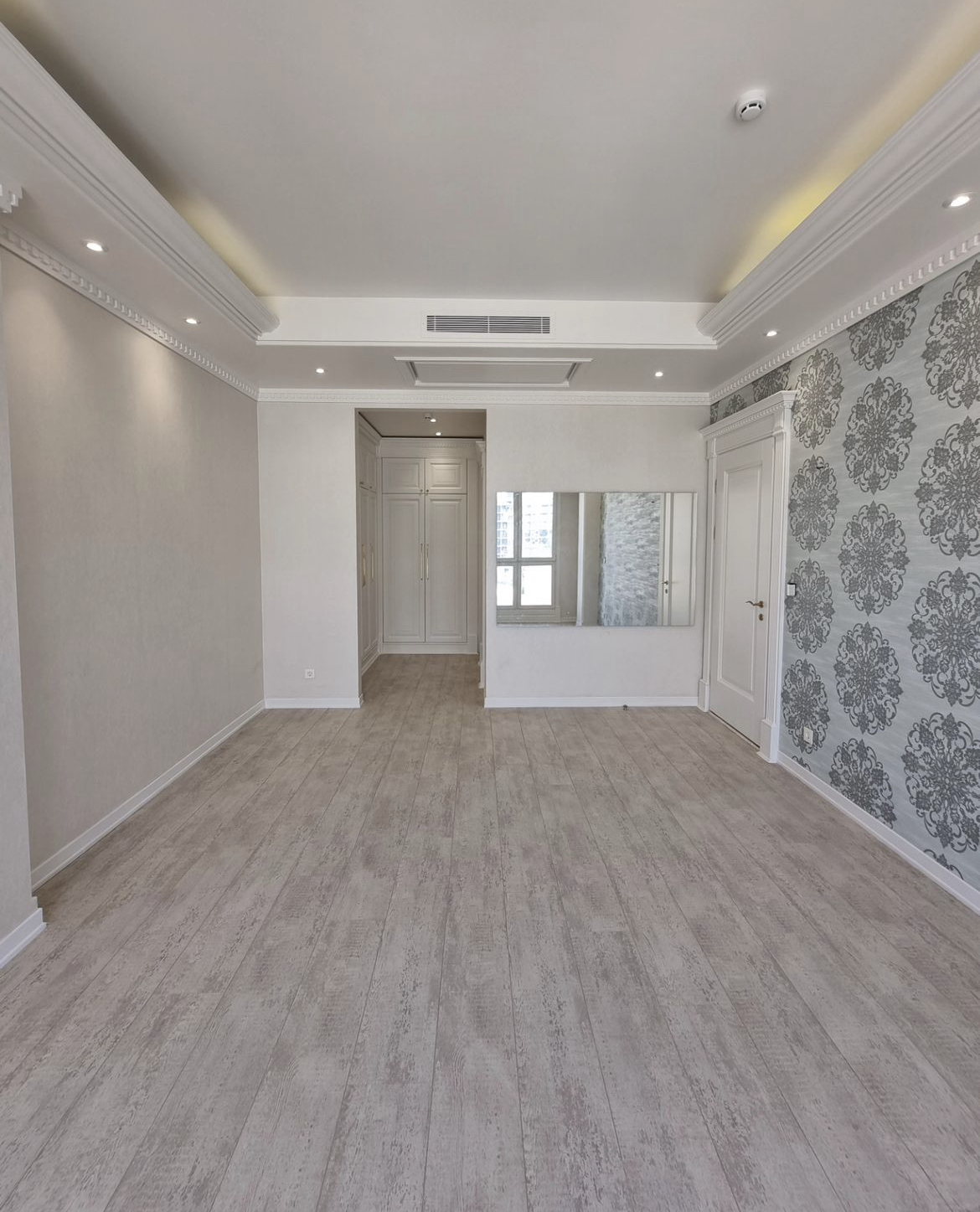 فروش آپارتمان  175متر فرمانیه فول مشاعات 2پارکینگ