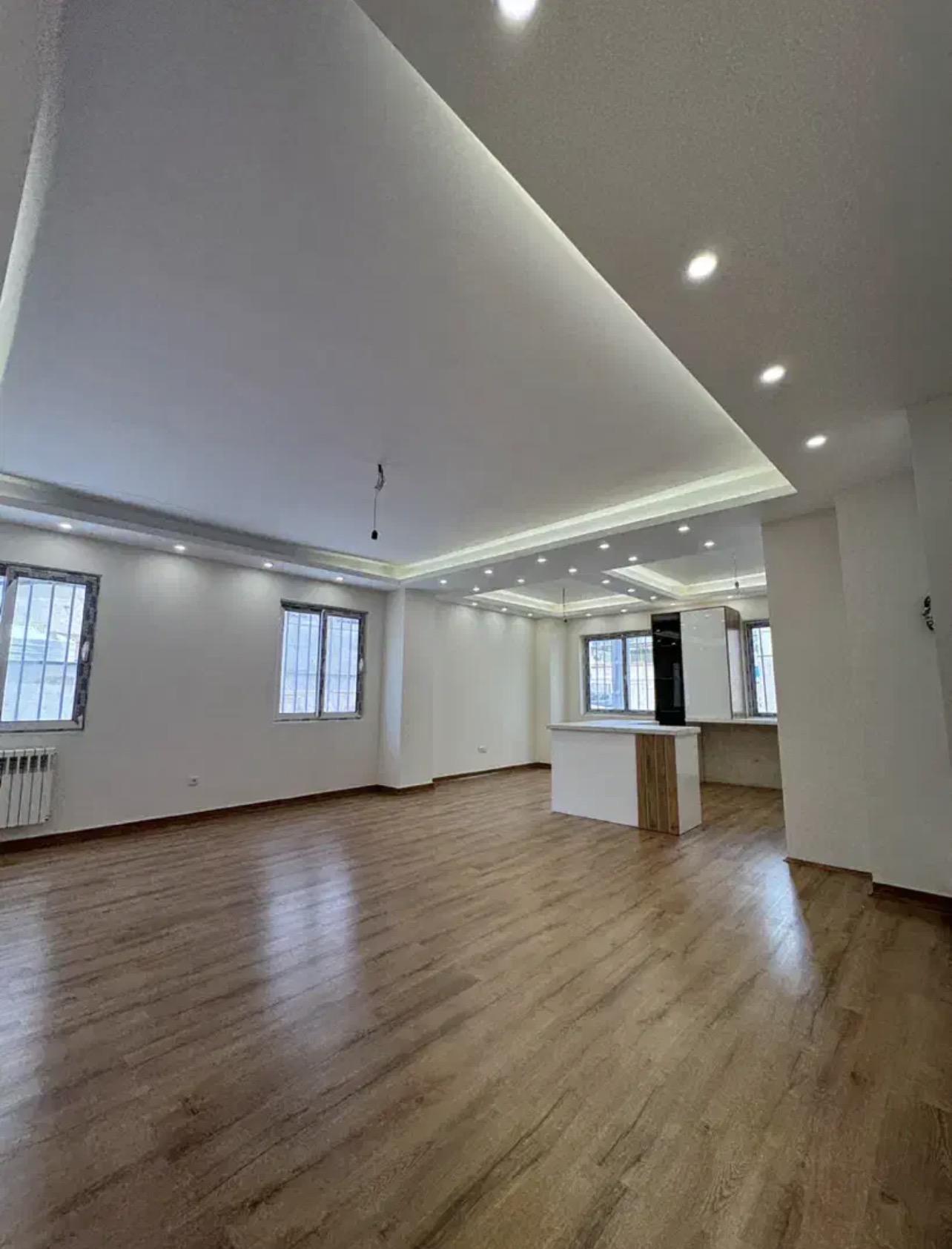 فروش آپارتمان 100 متر حکمت غرق نور