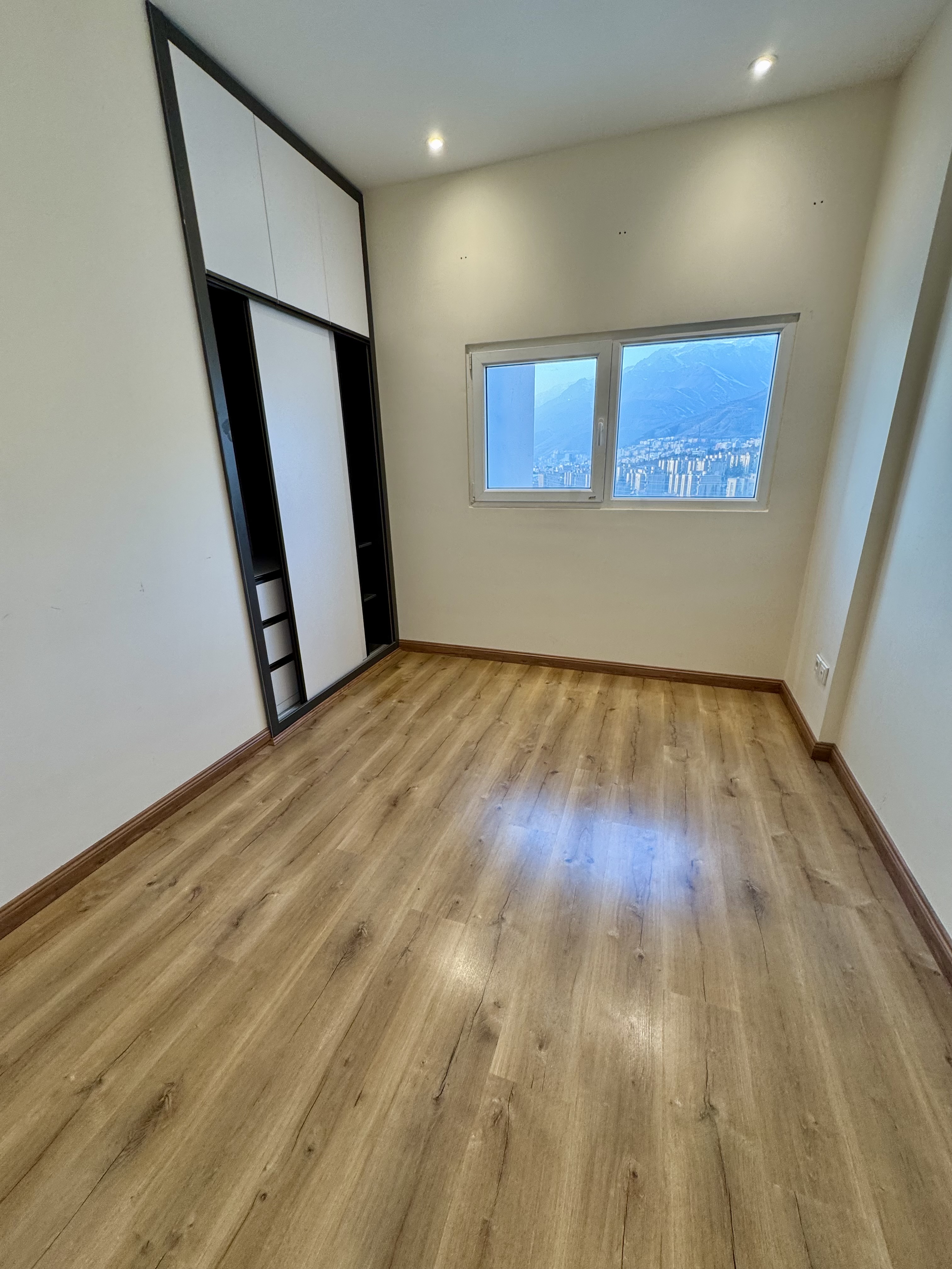 فروش آپارتمان 100 متر سوهانک ویو ابدی