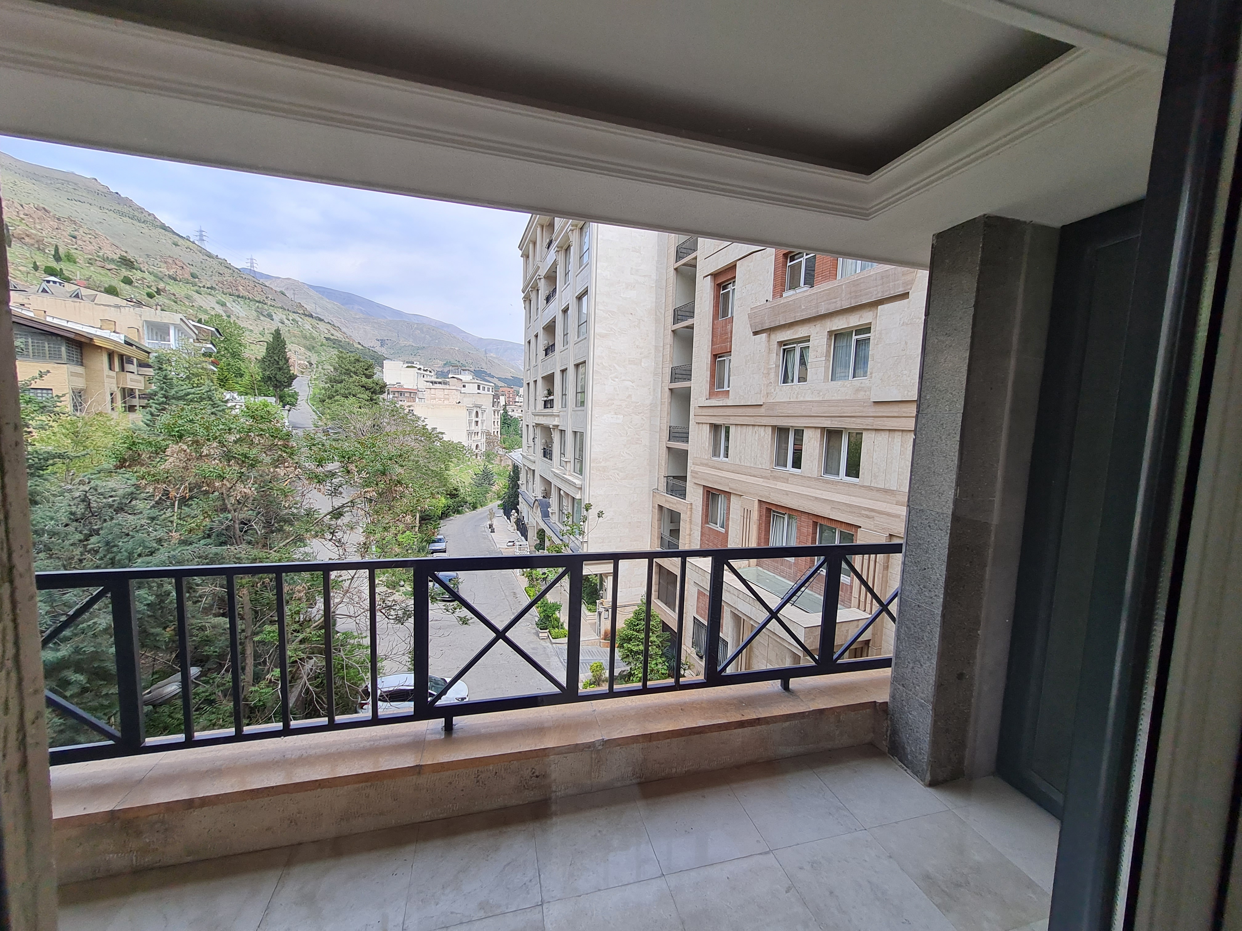 فروش آپارتمان 200 متر شمال کاخ تاپ لوکیشن