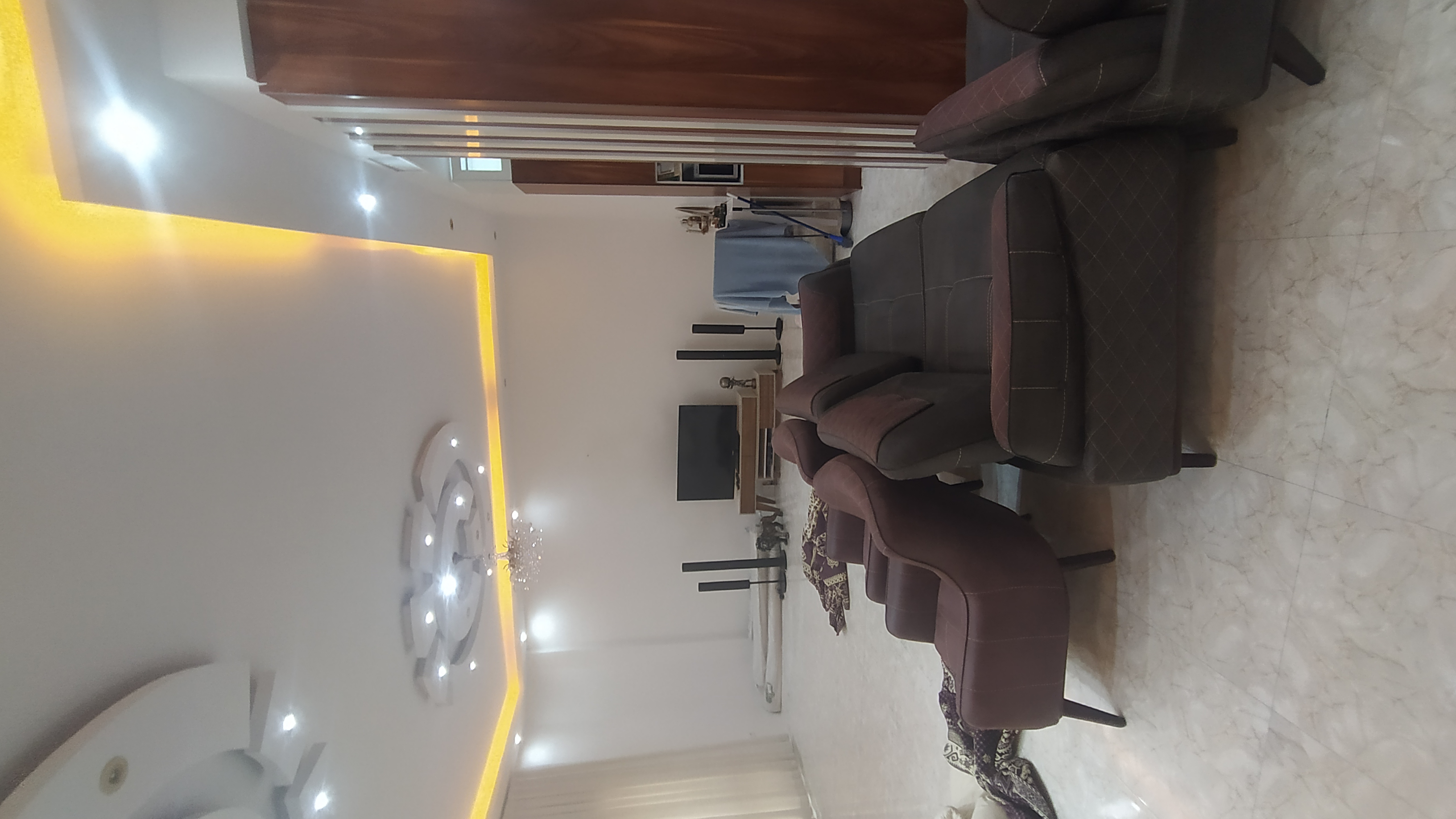 فروش آپارتمان 150متر هفت حوض حیاط دار فول امکانات