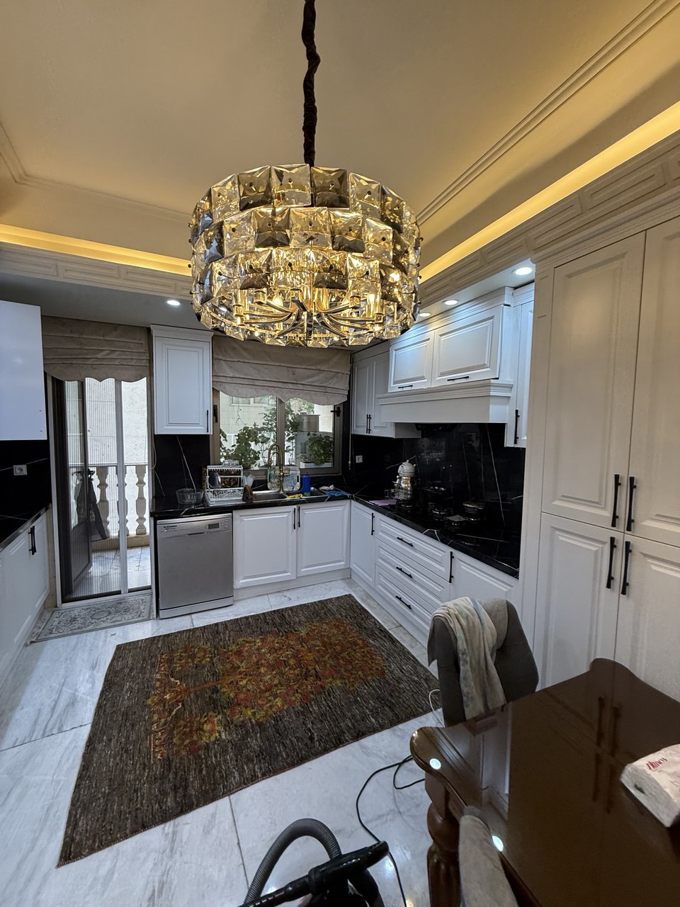 اجاره آپارتمان 200 متری تاپ لوکیشن نیاوران
