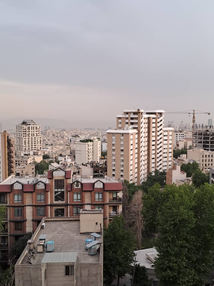 ويو ابدي شهر. سالن واتاق خواب بدون مشرف
