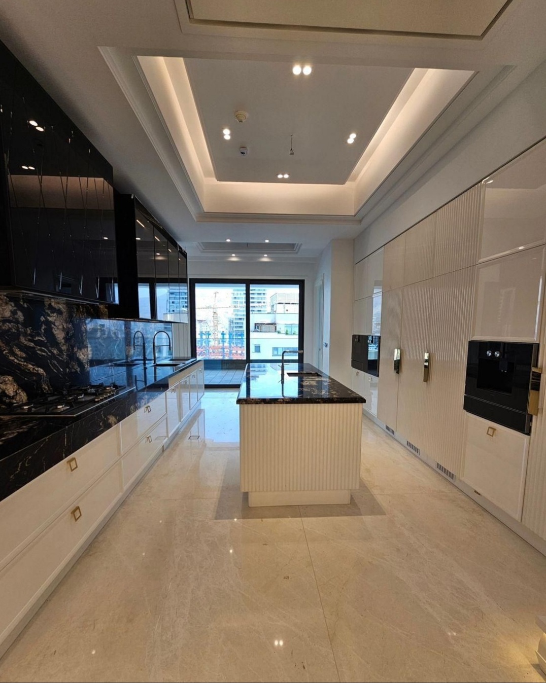 اجاره آپارتمان 280متر فرمانیه فول فرنیش تاپ لوکیشن