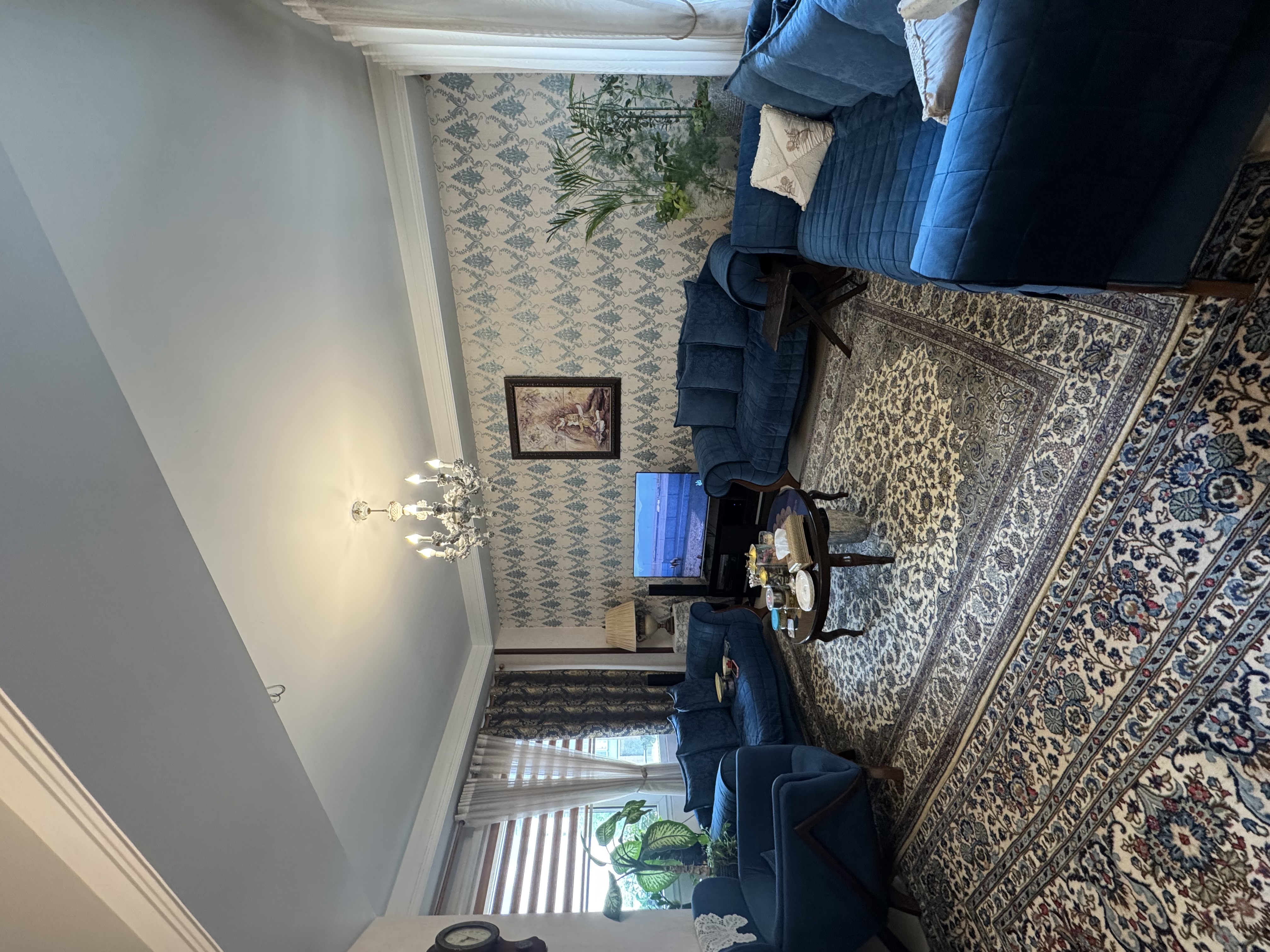 فروش آپارتمان 85متر ازگل 2خواب زیرقیمت