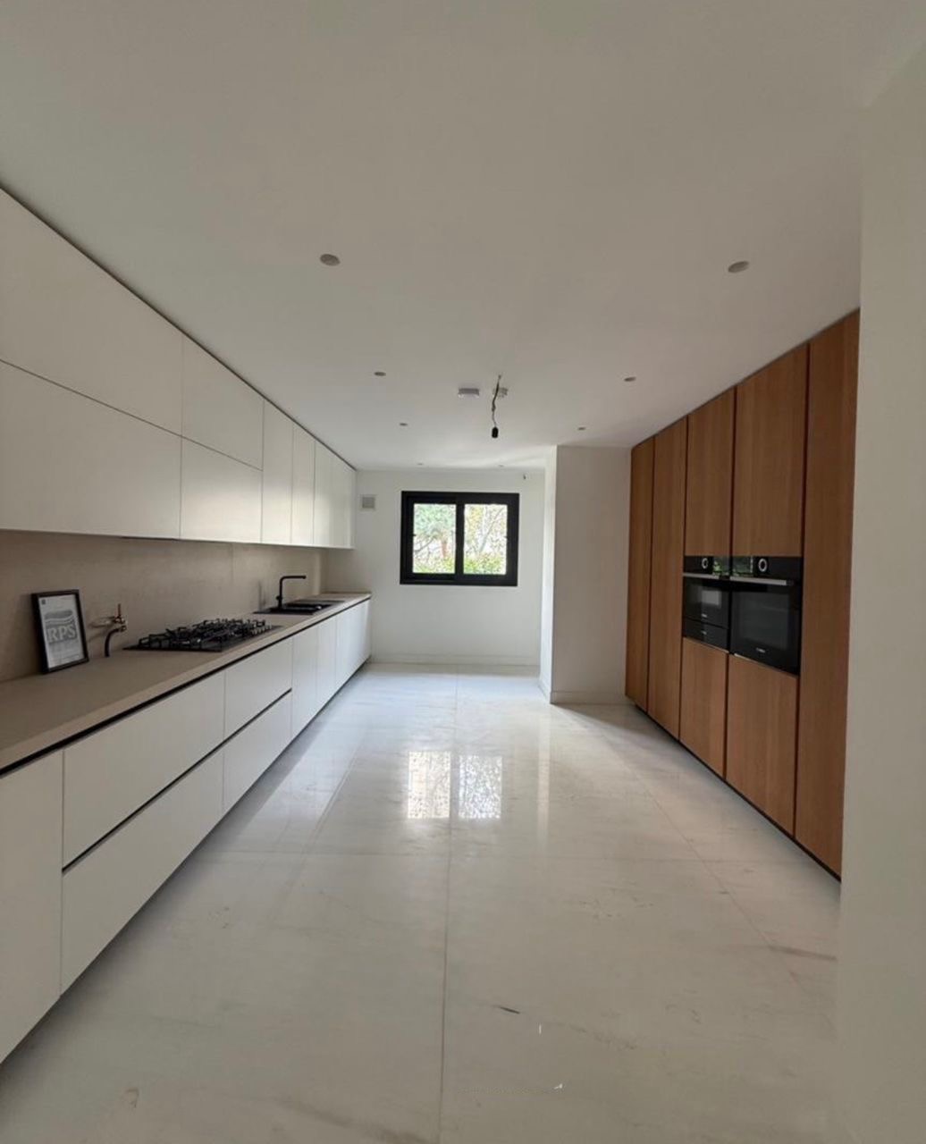 اجاره اپارتمان 220 متر فرمانیه فول مشاعات