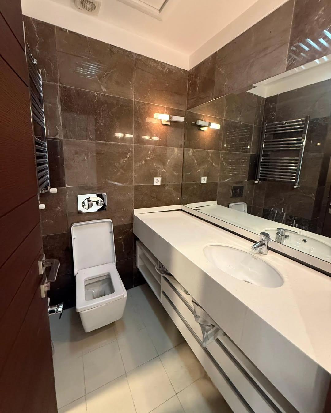 اجاره آپارتمان 215 متر اقدسیه فول فرنیش متریال وارداتی