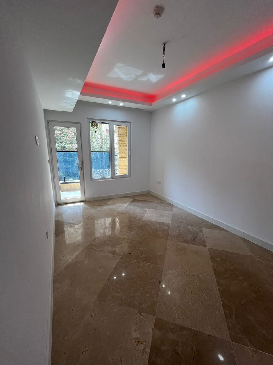 اجاره آپارتمان 135 متری نوساز در اندرزگو