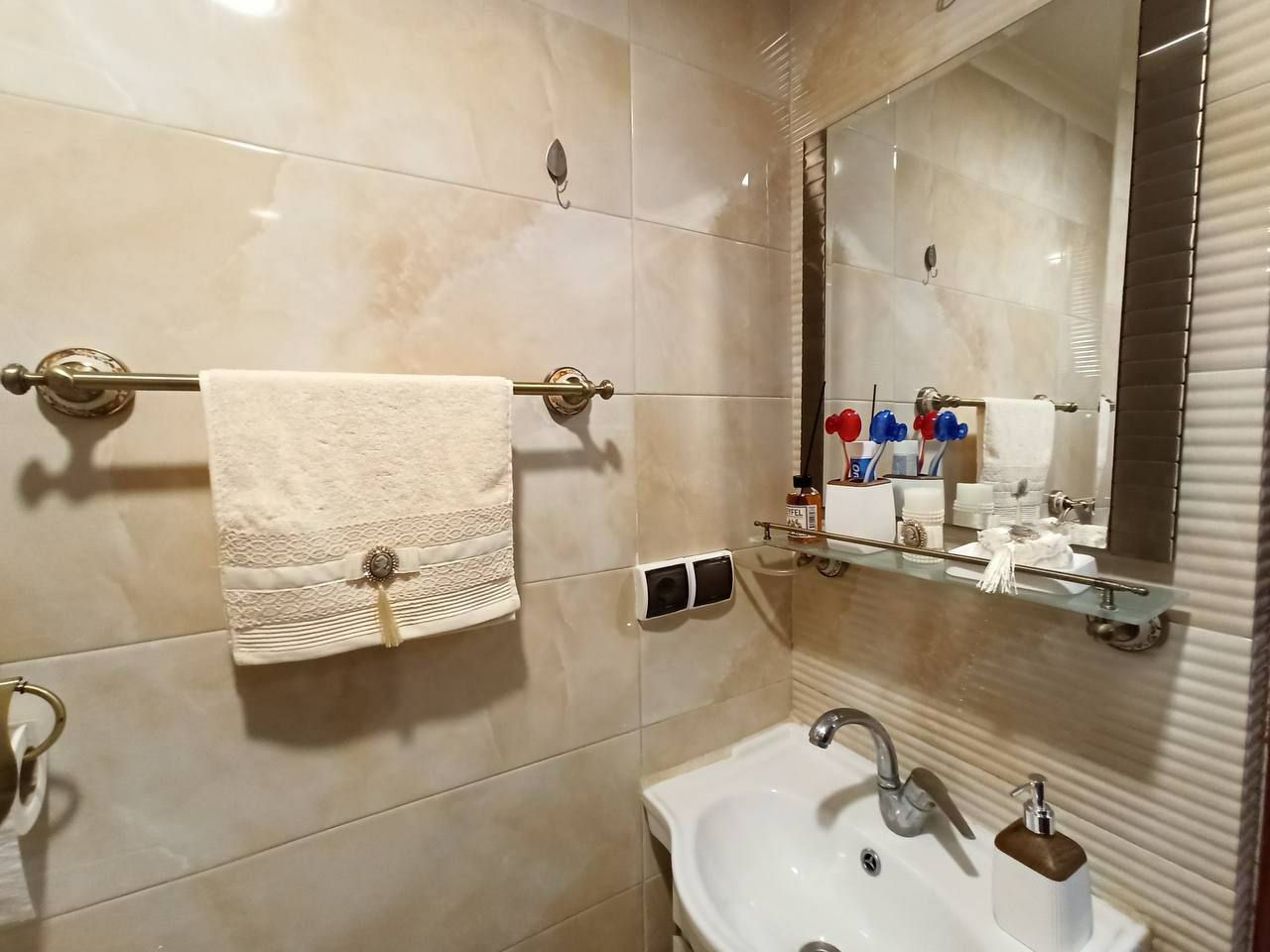 اجاره آپارتمان 85 متر نارمک دو خواب فول امکانات