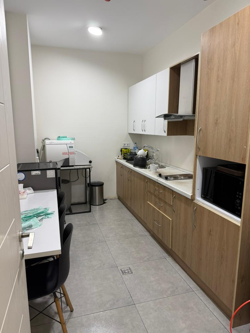 اجاره اداری 200 متر فرمانیه مجتمع حیات سبز