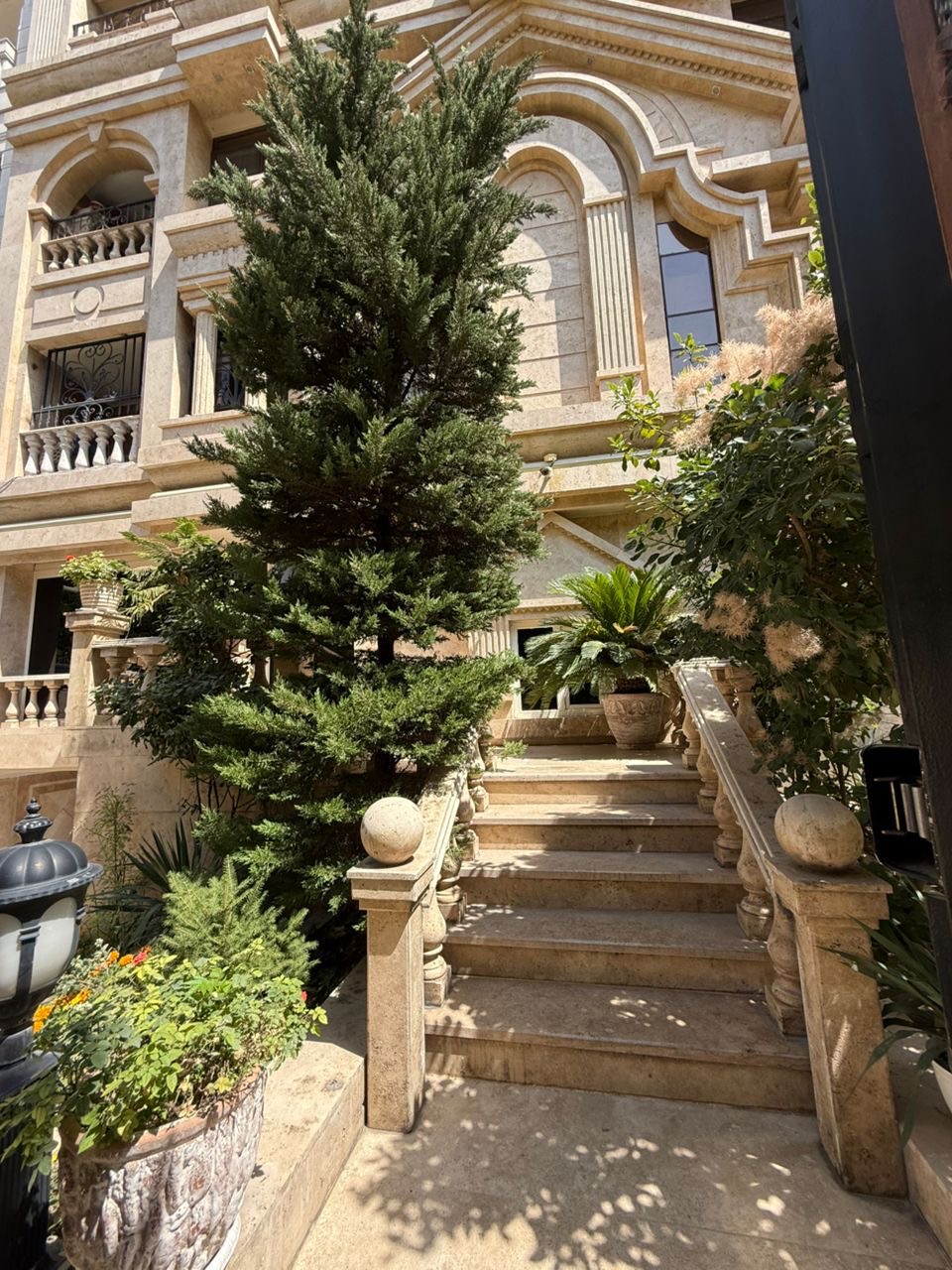 فروش آپارتمان 159متر اجودانیه 2 پارکینگ