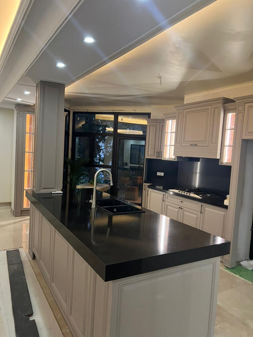 فروش اپارتمان 200متری سه خواب  تاپ لوکیشن