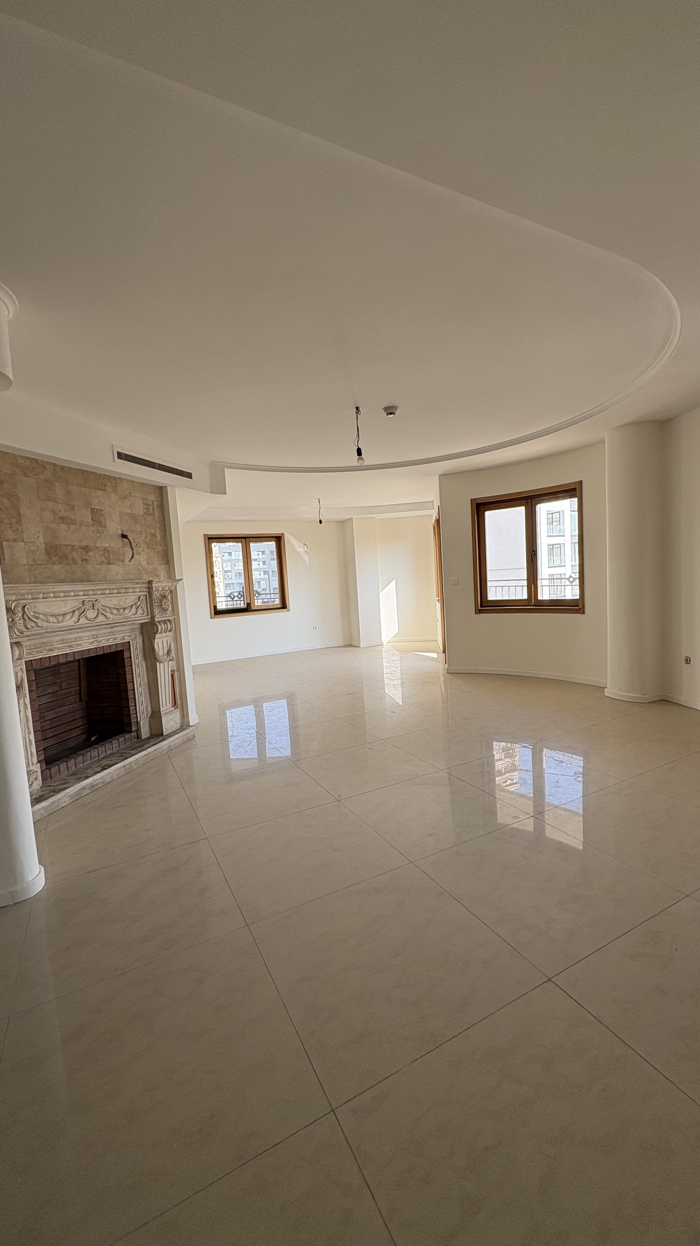 فروش آپارتمان 300 متر سنبل تراس قابل چیدمان