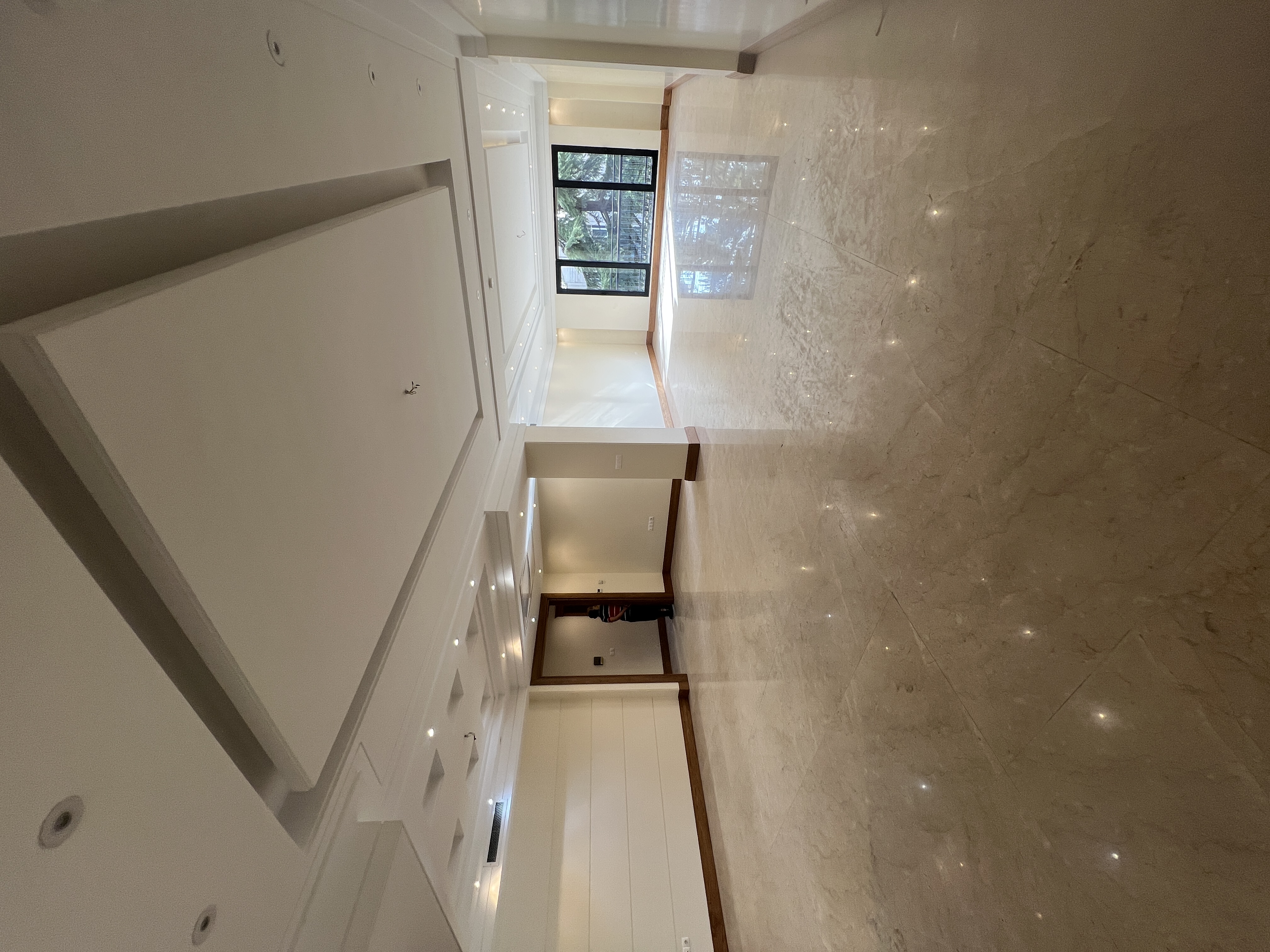 آجودانیه/240متر/3مستر/فول‌مشاعات/2پارکینگ