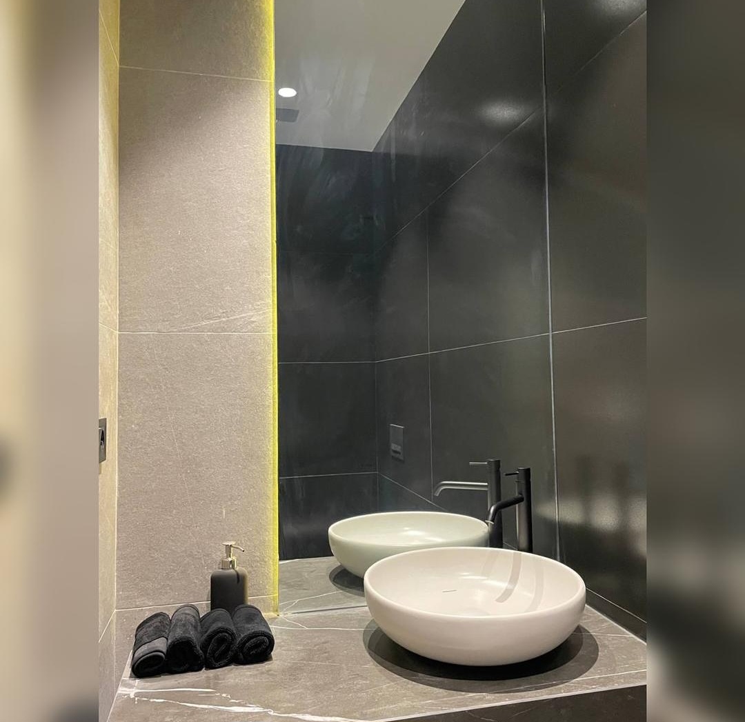 فروش آپارتمان 135متر دیباجی شاه‌نشین‌ فول‌امکانات پارکینگ‌باکس