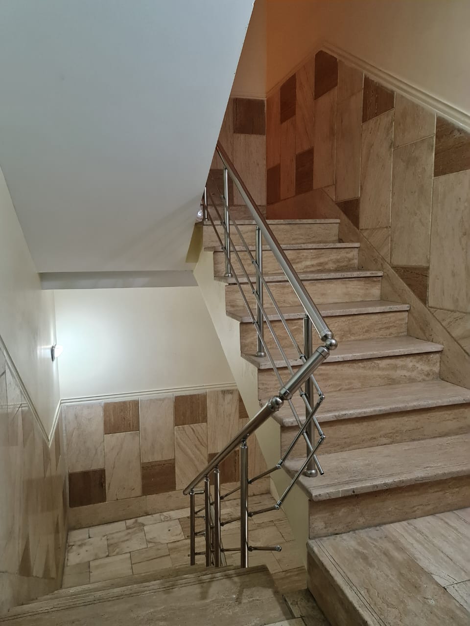 فروش آپارتمان در نیاوران فول مشاعات