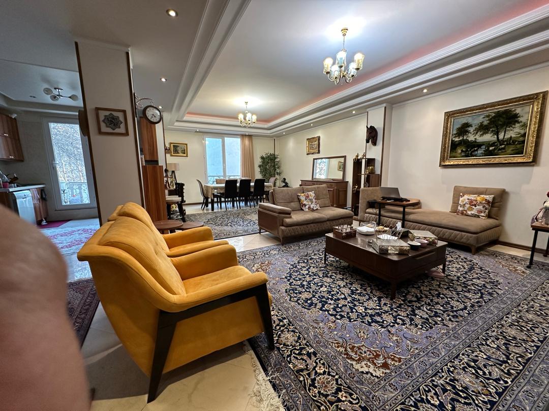 اپارتمان ۱۲۰ متری  نیاوران