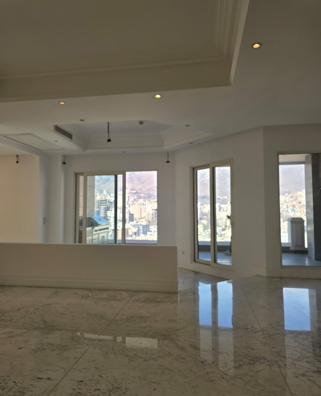 اجاره آپارتمان 250متر نياوران تراس قابل چيدمان