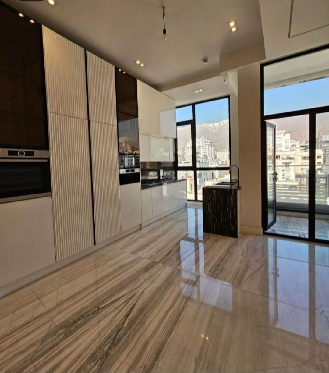 فروش آپارتمان 228 متر فرمانیه ابرلاکچری ویوی باز و لوکیشن طلایی