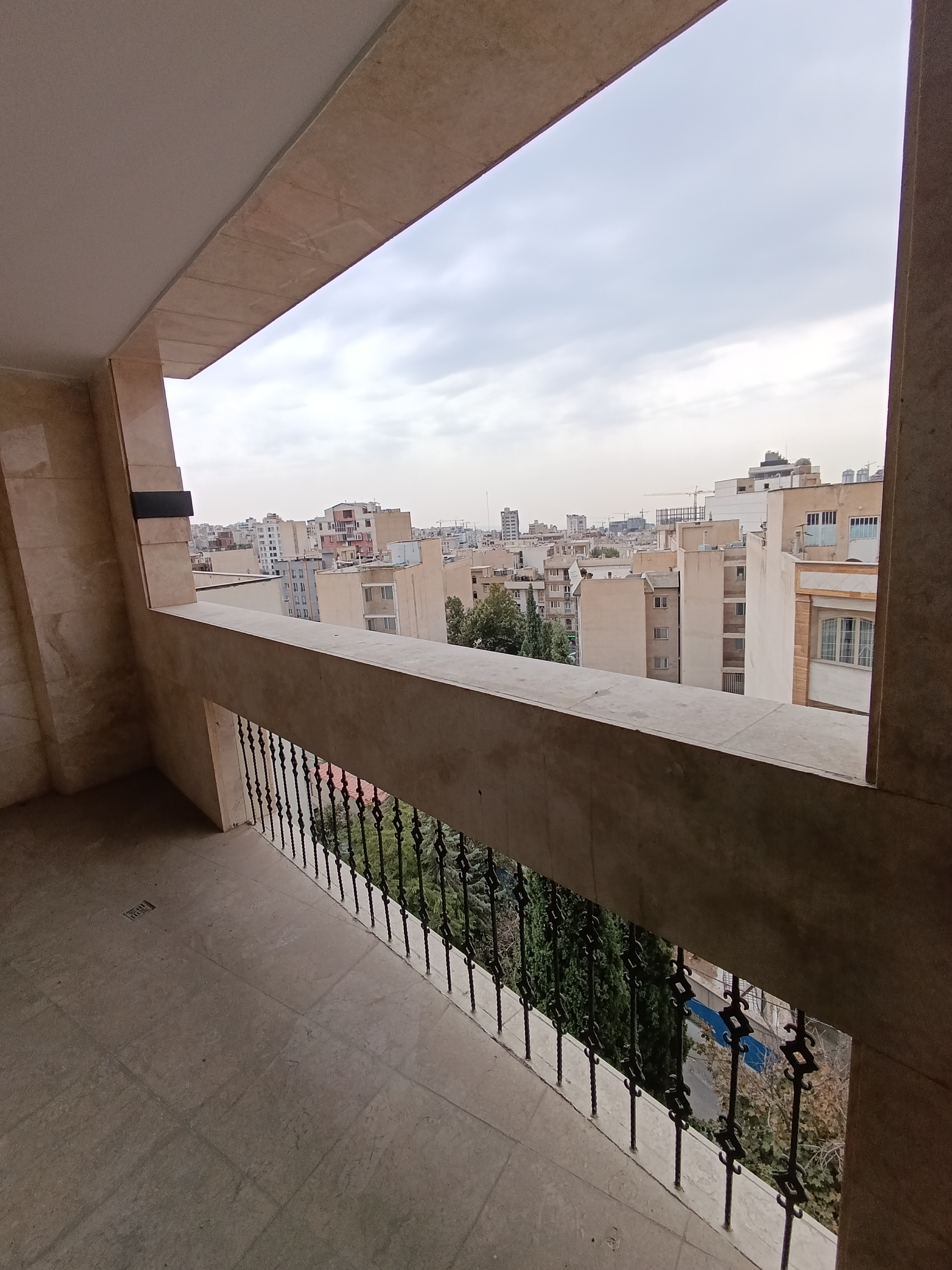 فروش آپارتمان 170 متر دزاشیب 3خواب تراس چیدمان