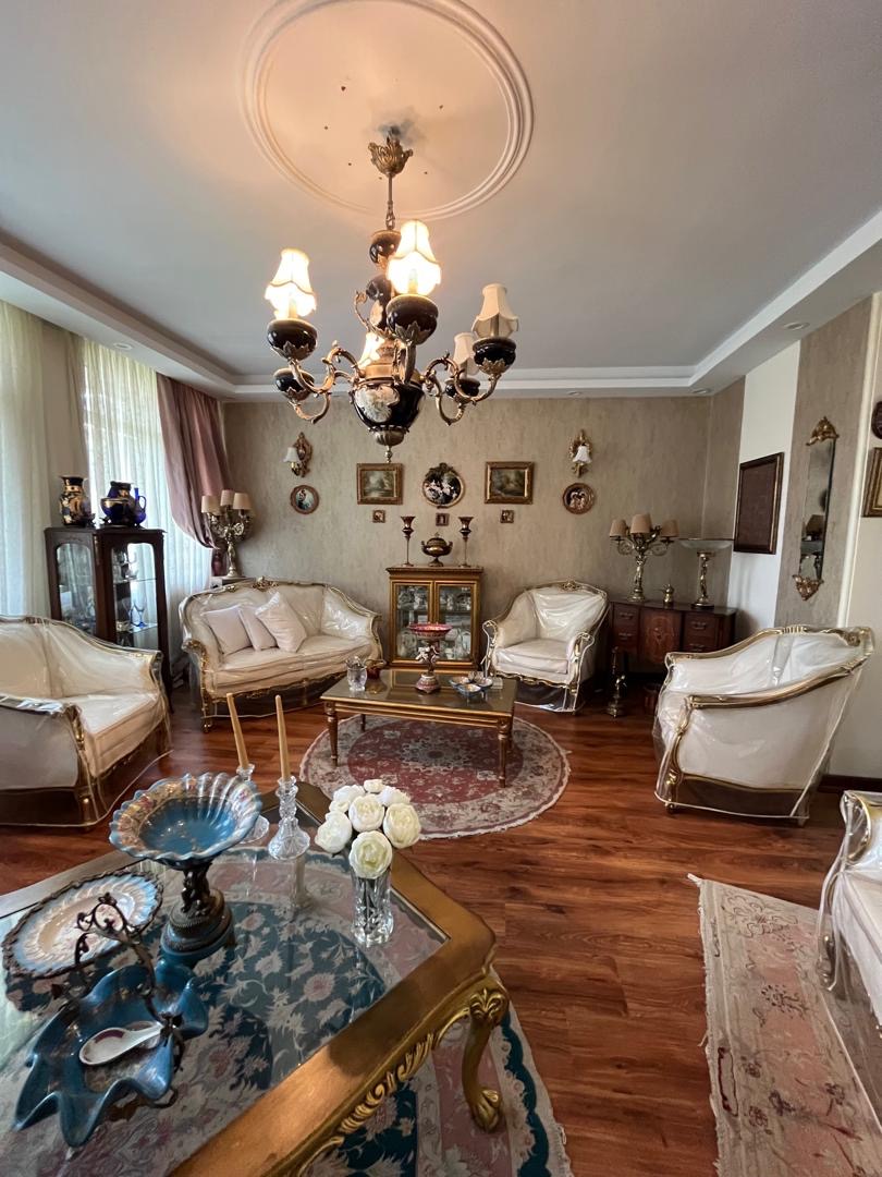 فروش 150 متر آپارتمان دیباجی جنوبی غرق نور حیاط