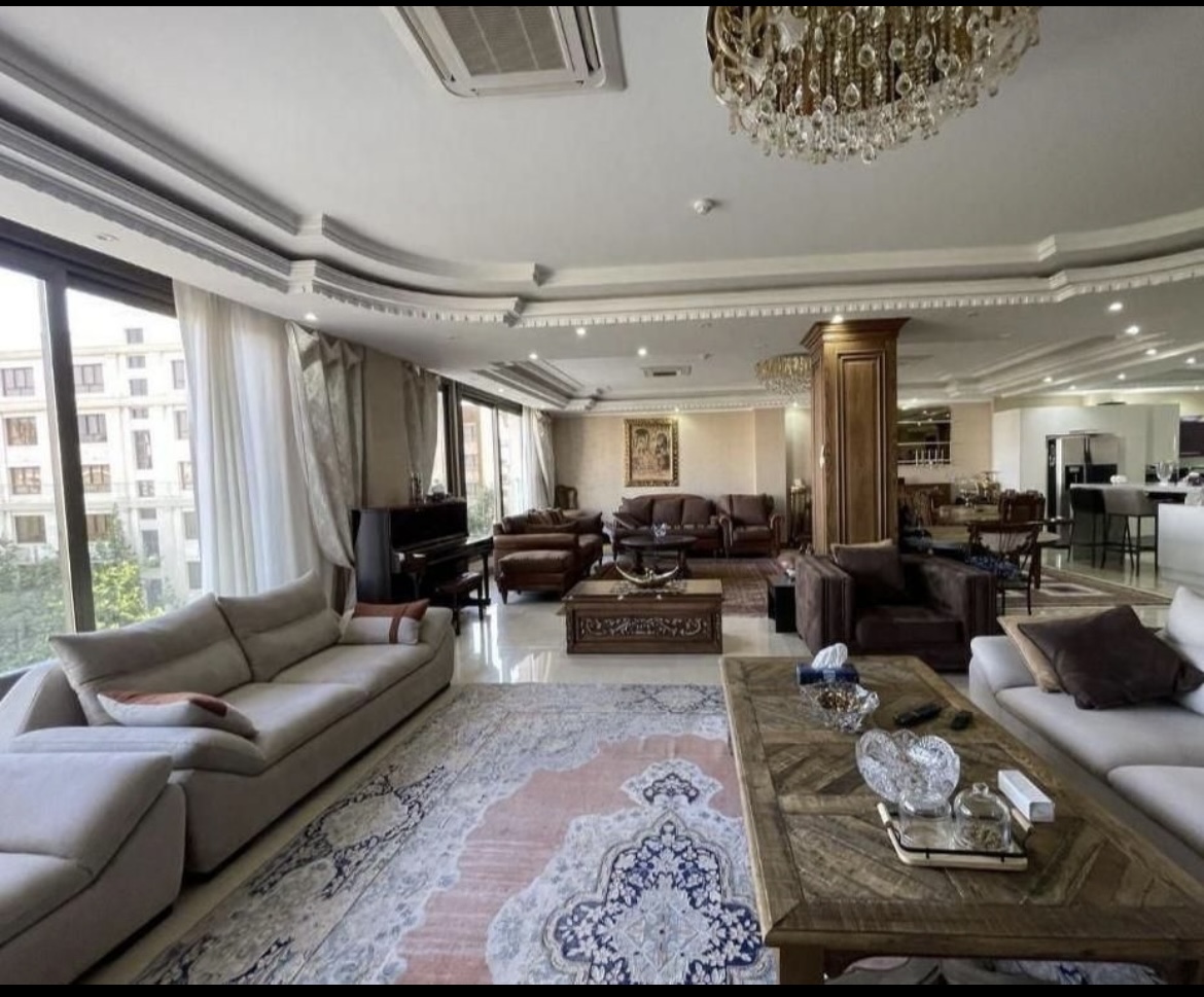 اجاره آپارتمان 230 متر فرمانیه 3 جهت نور مستقیم