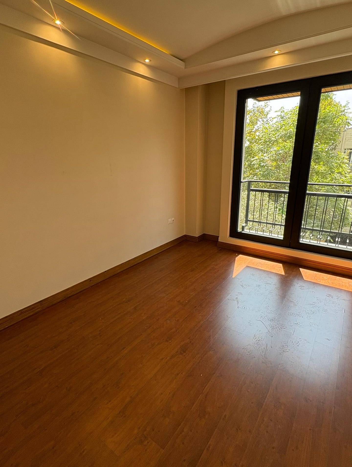 اجاره آپارتمان 160 متر فرمانیه فول بازسازی متریال اروپایی