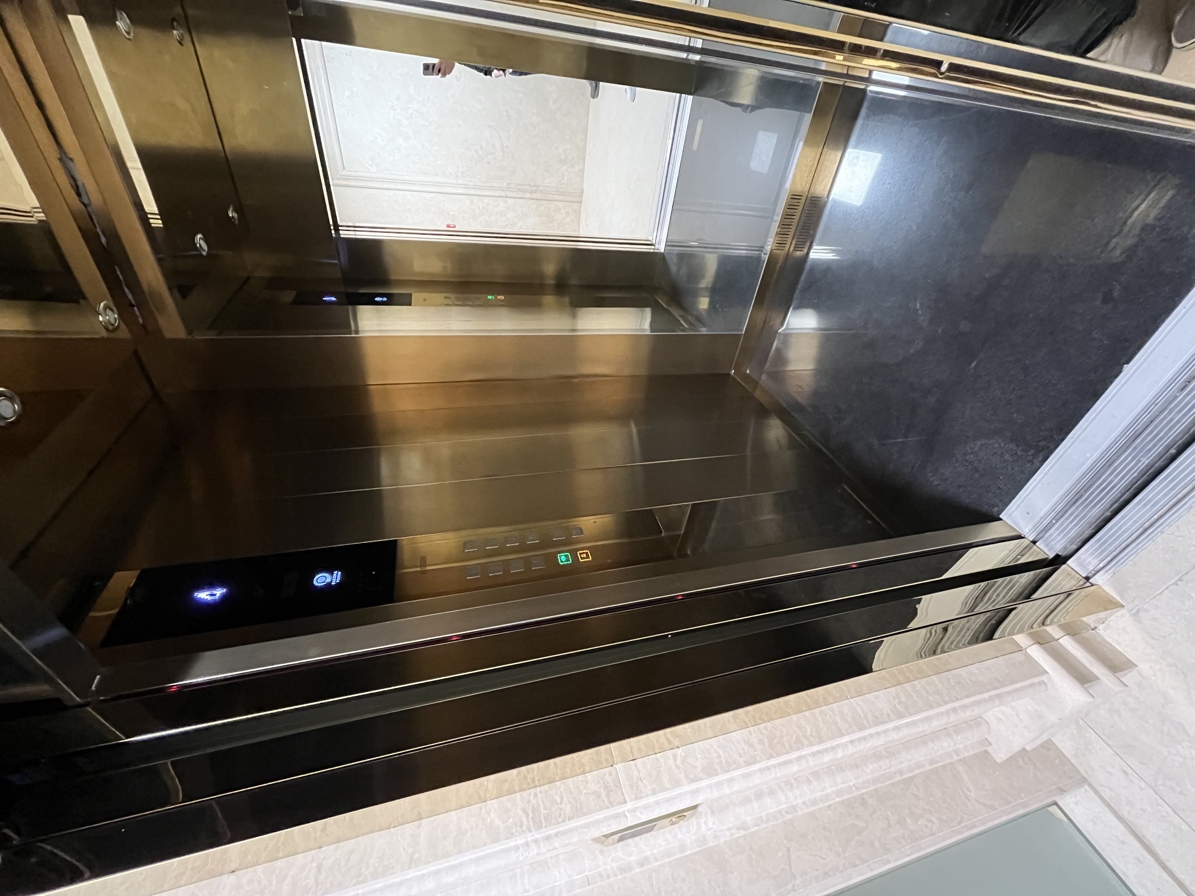 فروش آپارتمان 155 متر جهانتاب سه خواب فول مشاعات